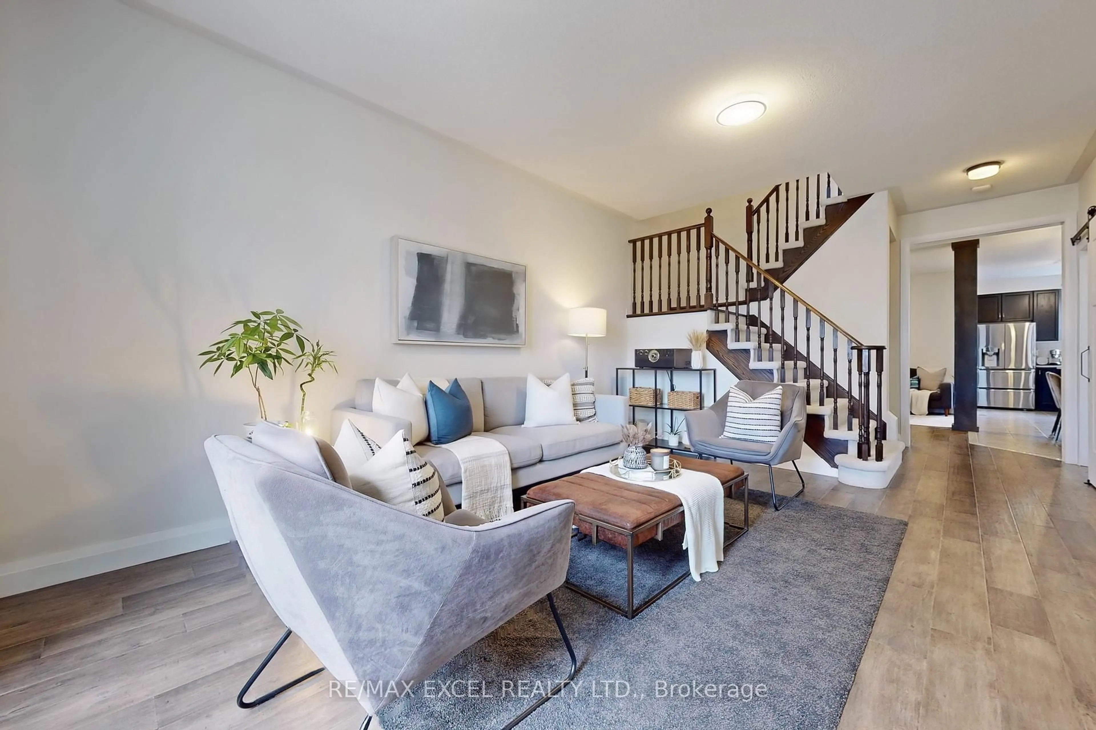 Living room with furniture, unknown for 556 Country Glen Rd, Markham Ontario L6B 1E8