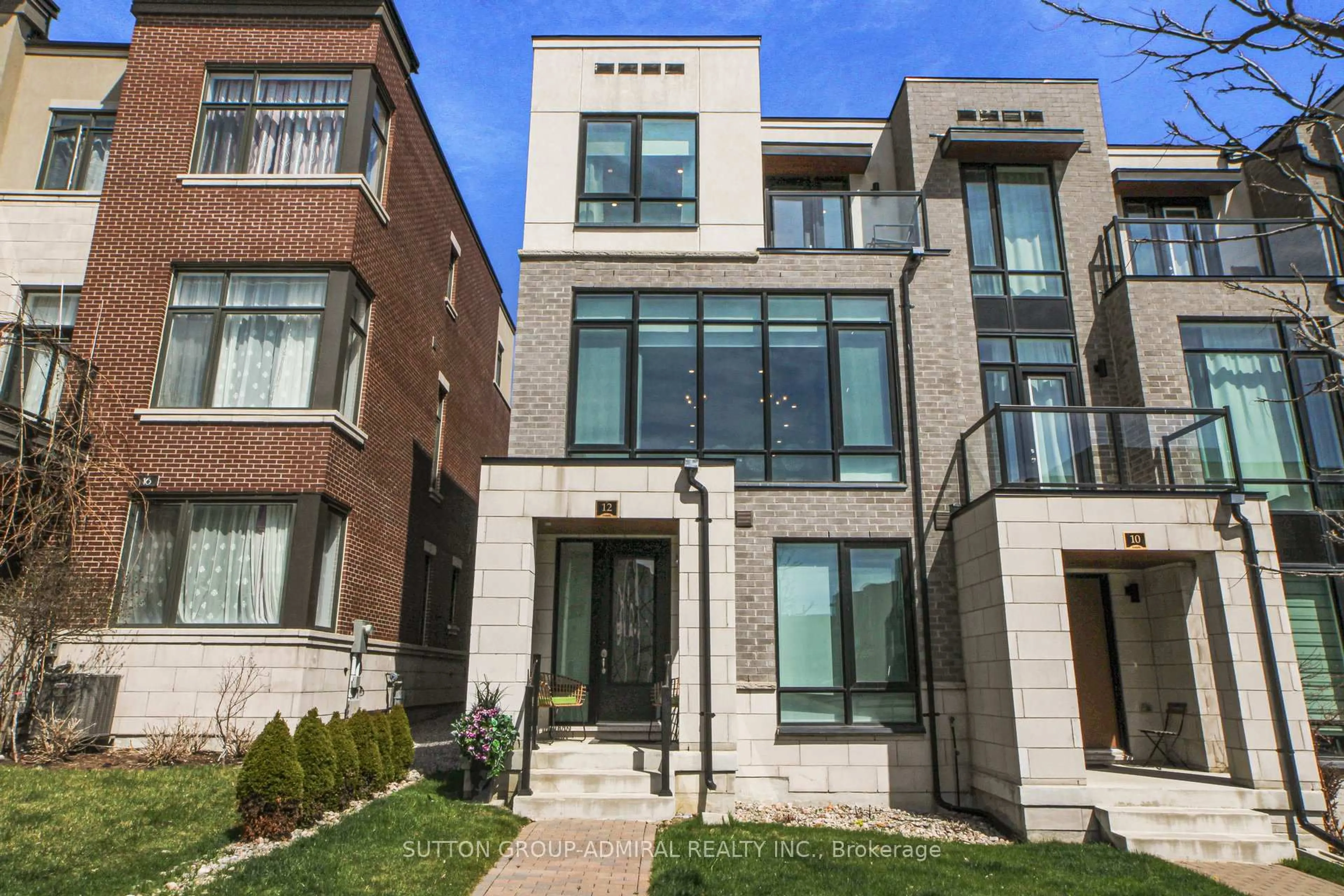 Home with brick exterior material, street for 12 Carrville Woods Circ, Vaughan Ontario L6A 4Z6