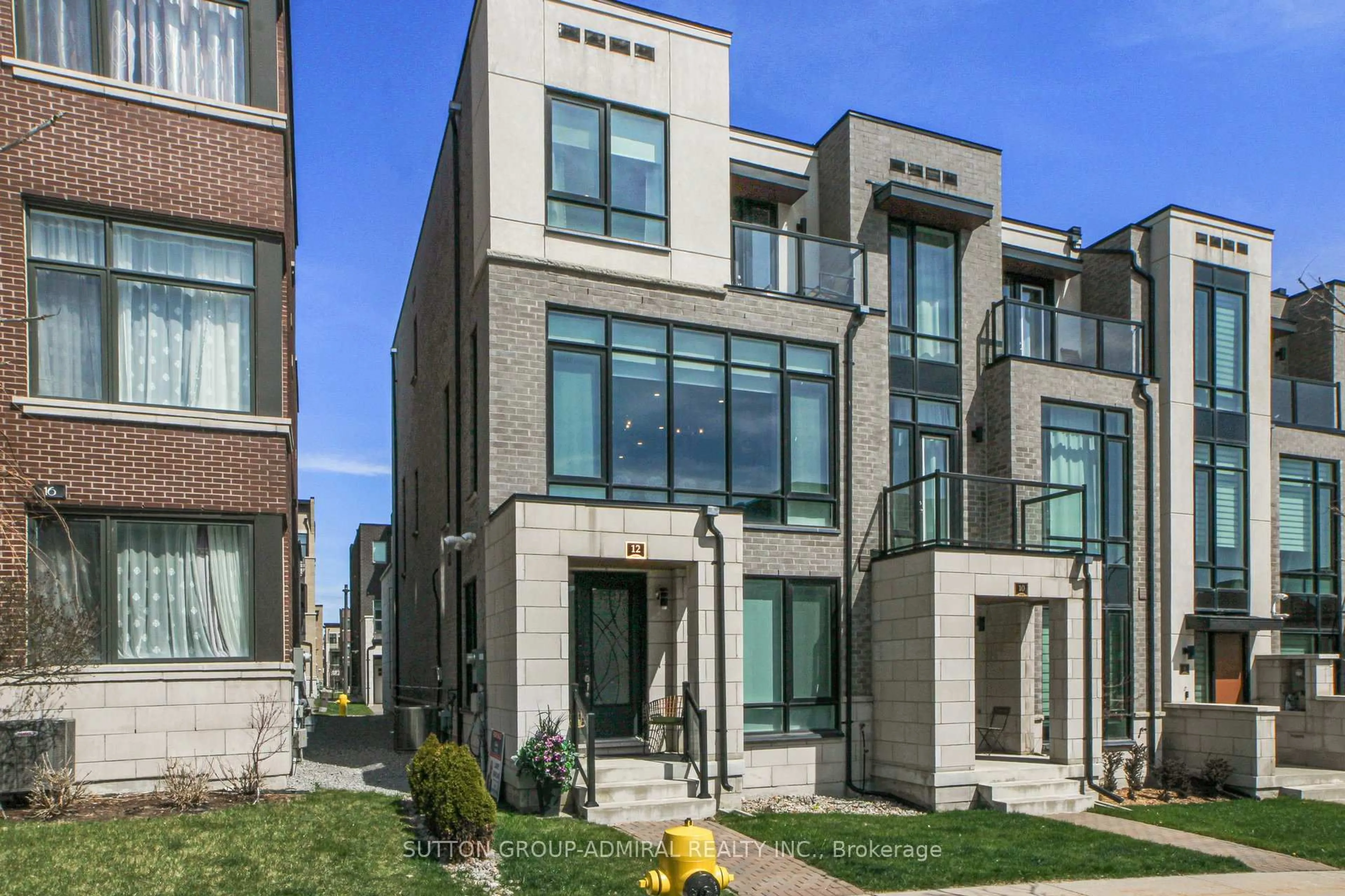 Home with brick exterior material, street for 12 Carrville Woods Circ, Vaughan Ontario L6A 4Z6