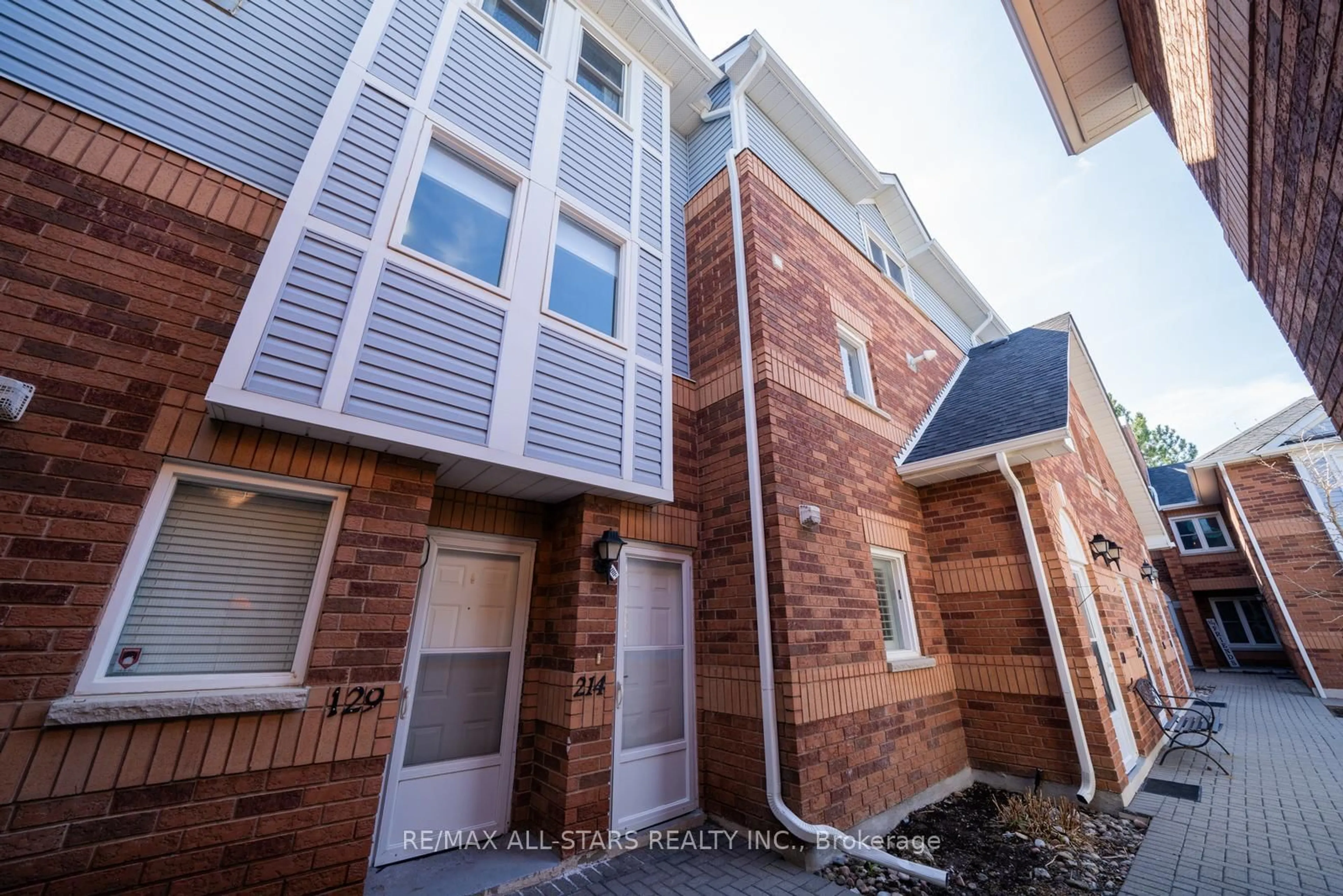Home with brick exterior material, unknown for 12421 Ninth Line #214, Whitchurch-Stouffville Ontario L4A 1J3