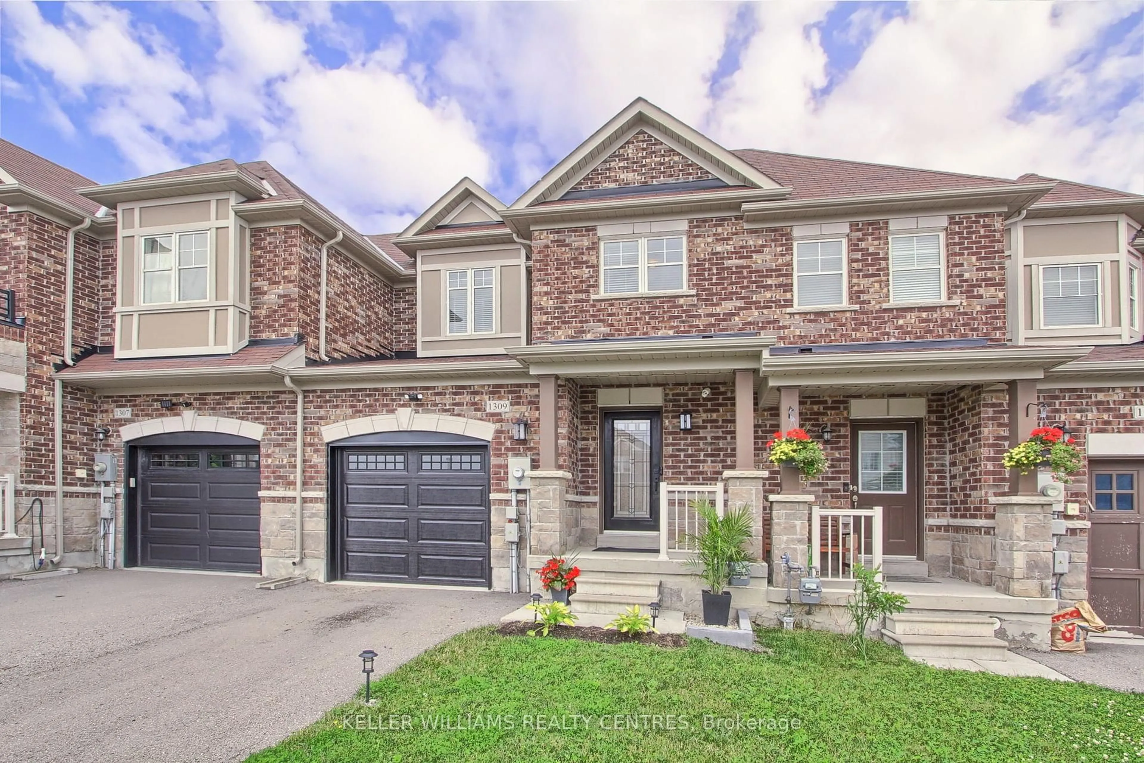 Home with brick exterior material, street for 1309 Lormel Gate, Innisfil Ontario L0L 1W0