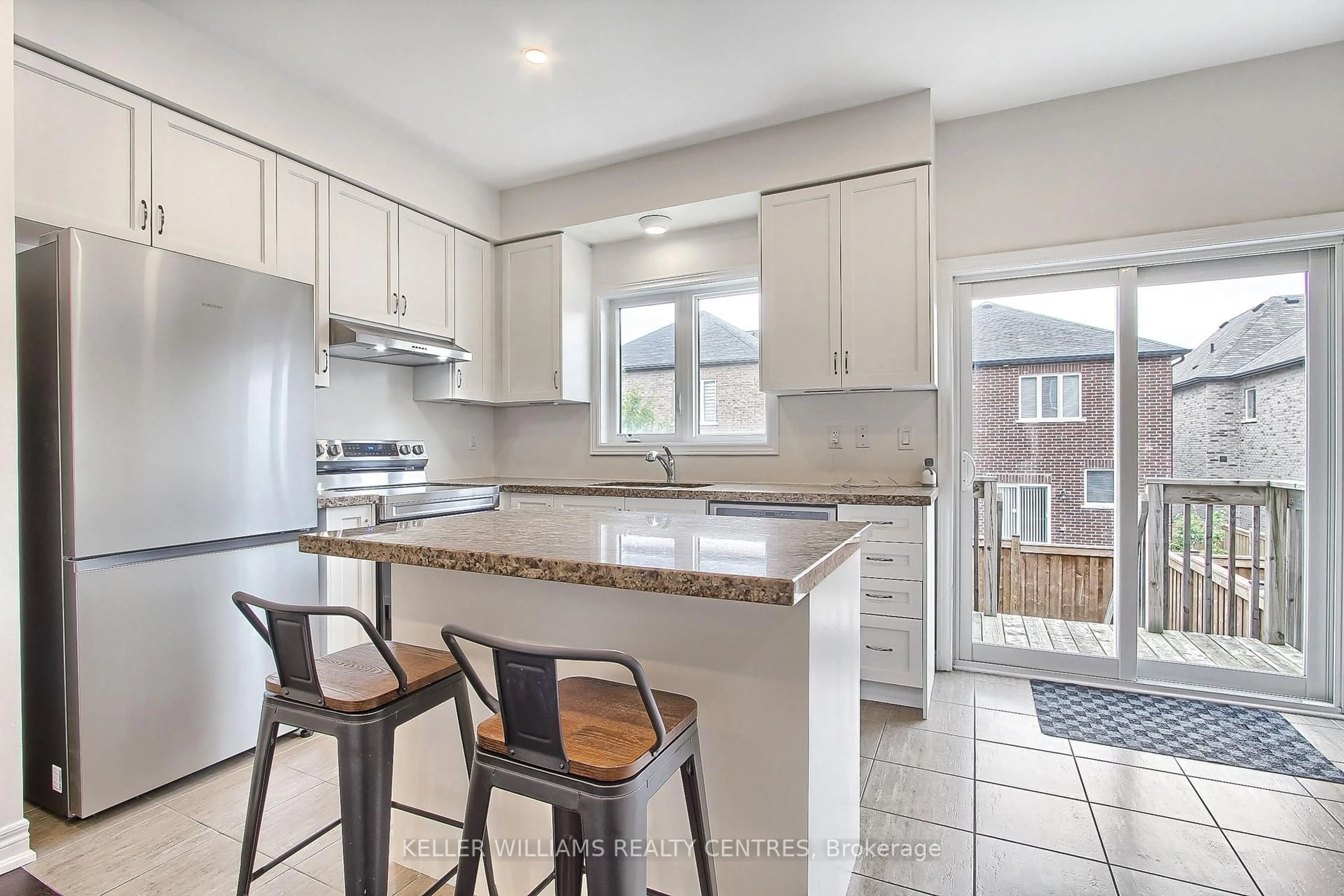 Open concept kitchen, ceramic/tile floor for 1309 Lormel Gate, Innisfil Ontario L0L 1W0