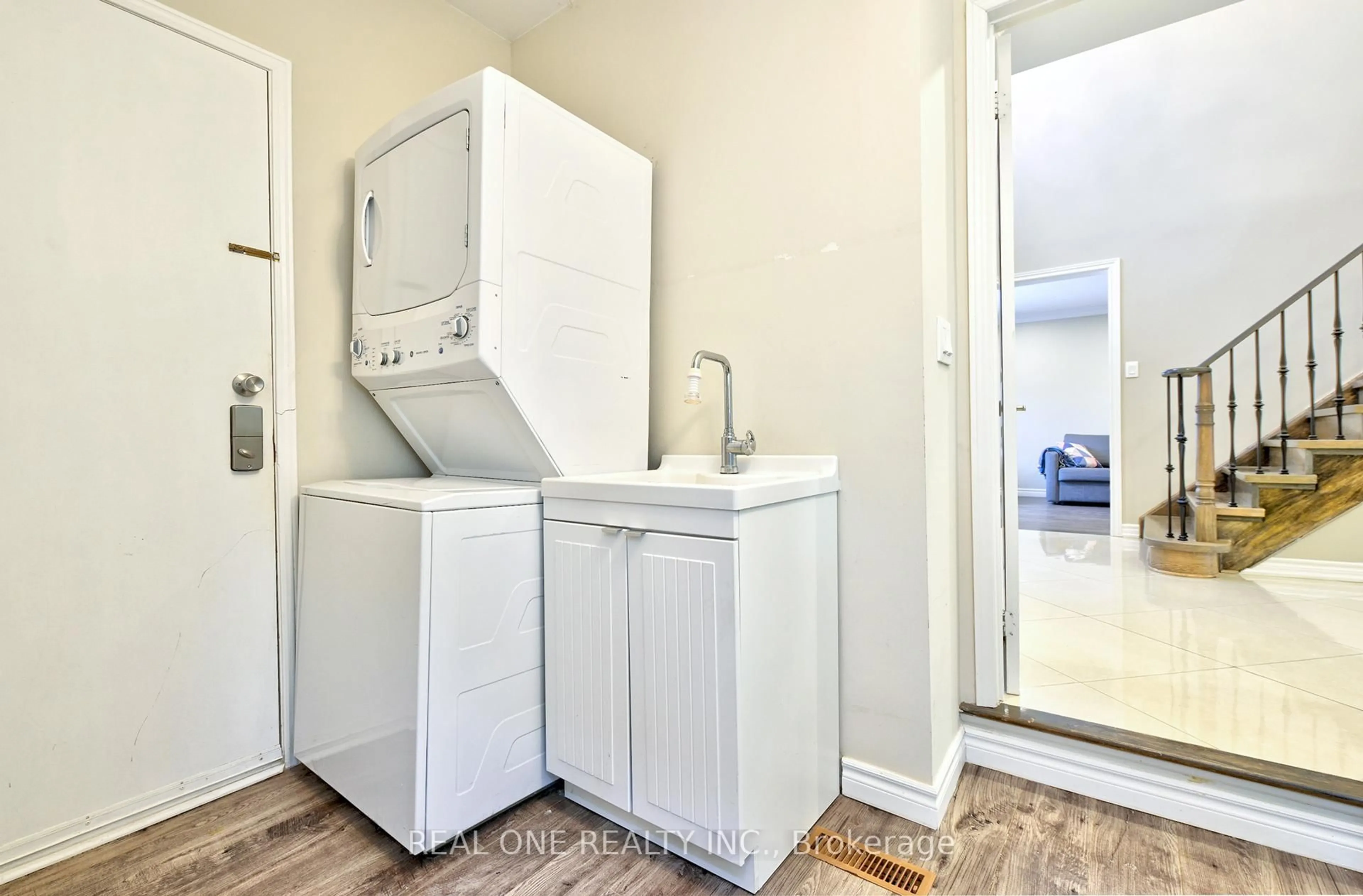 Laundry room for 90 Morrison Cres, Markham Ontario L3R 9K9