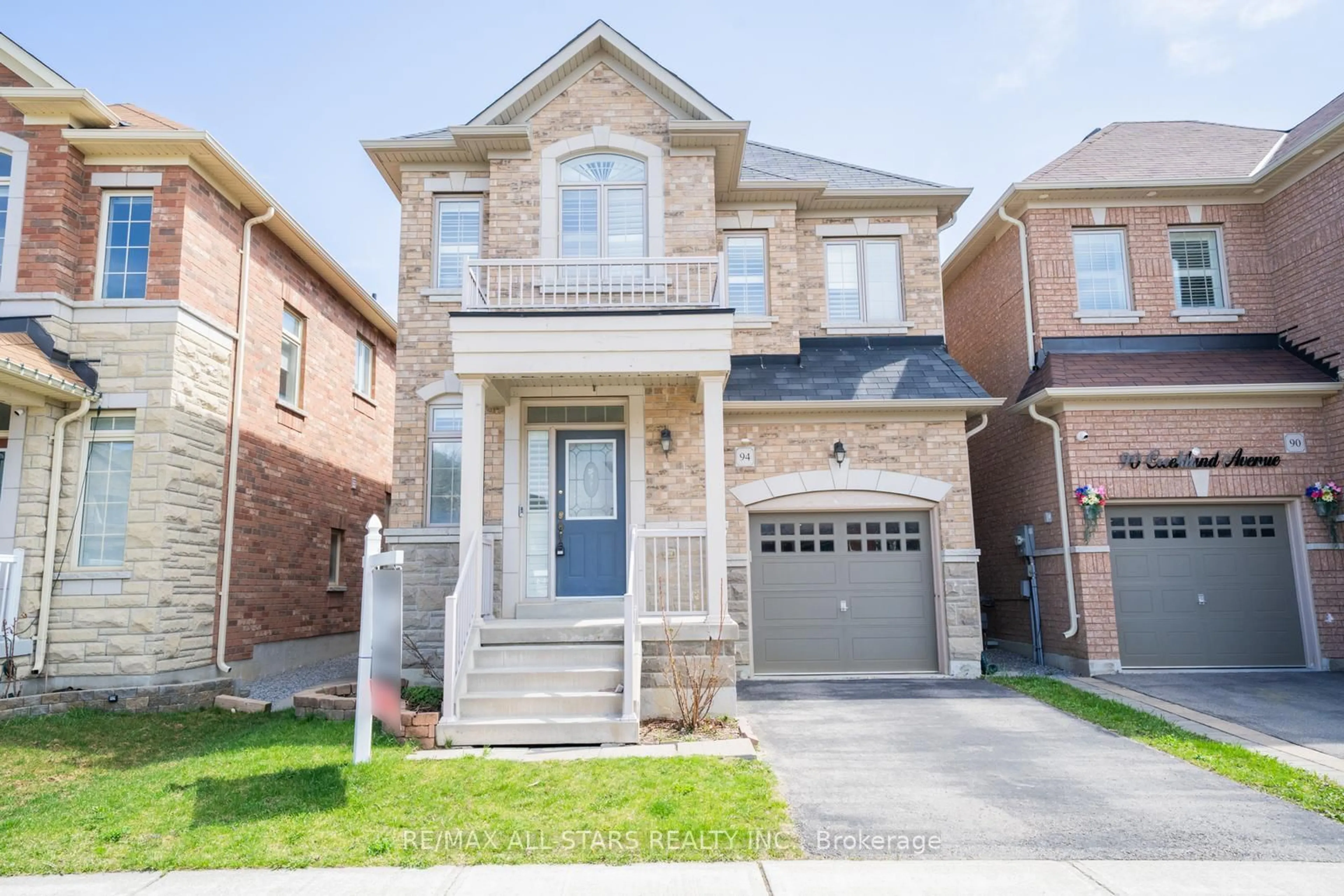 Home with brick exterior material, street for 94 Creekland Ave, Whitchurch-Stouffville Ontario L4A 0B2