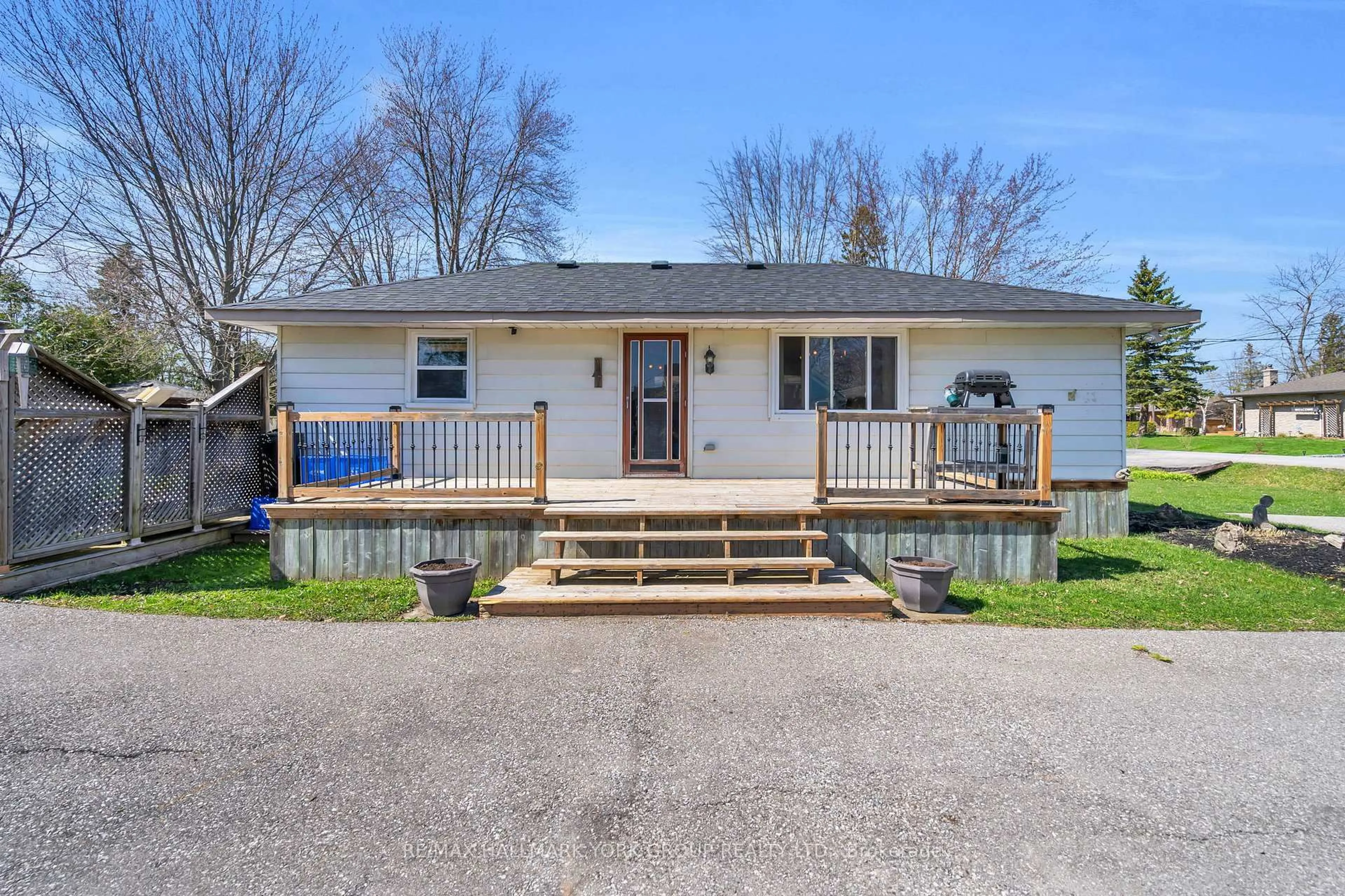Unknown for 122 Sunset Beach Rd, Georgina Ontario L0E 1N0
