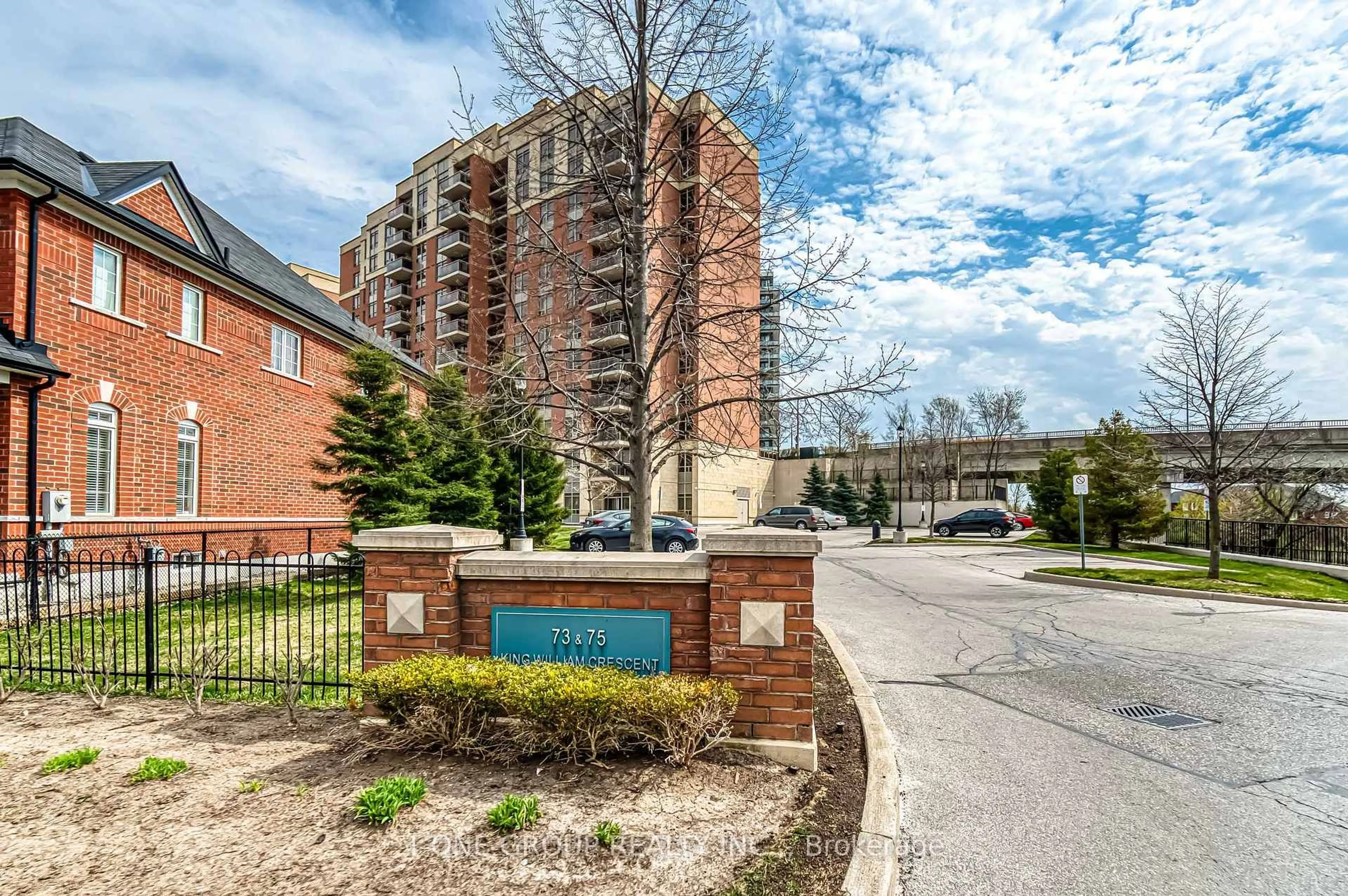 Unknown for 75 King William Cres #909, Richmond Hill Ontario L4B 0C1