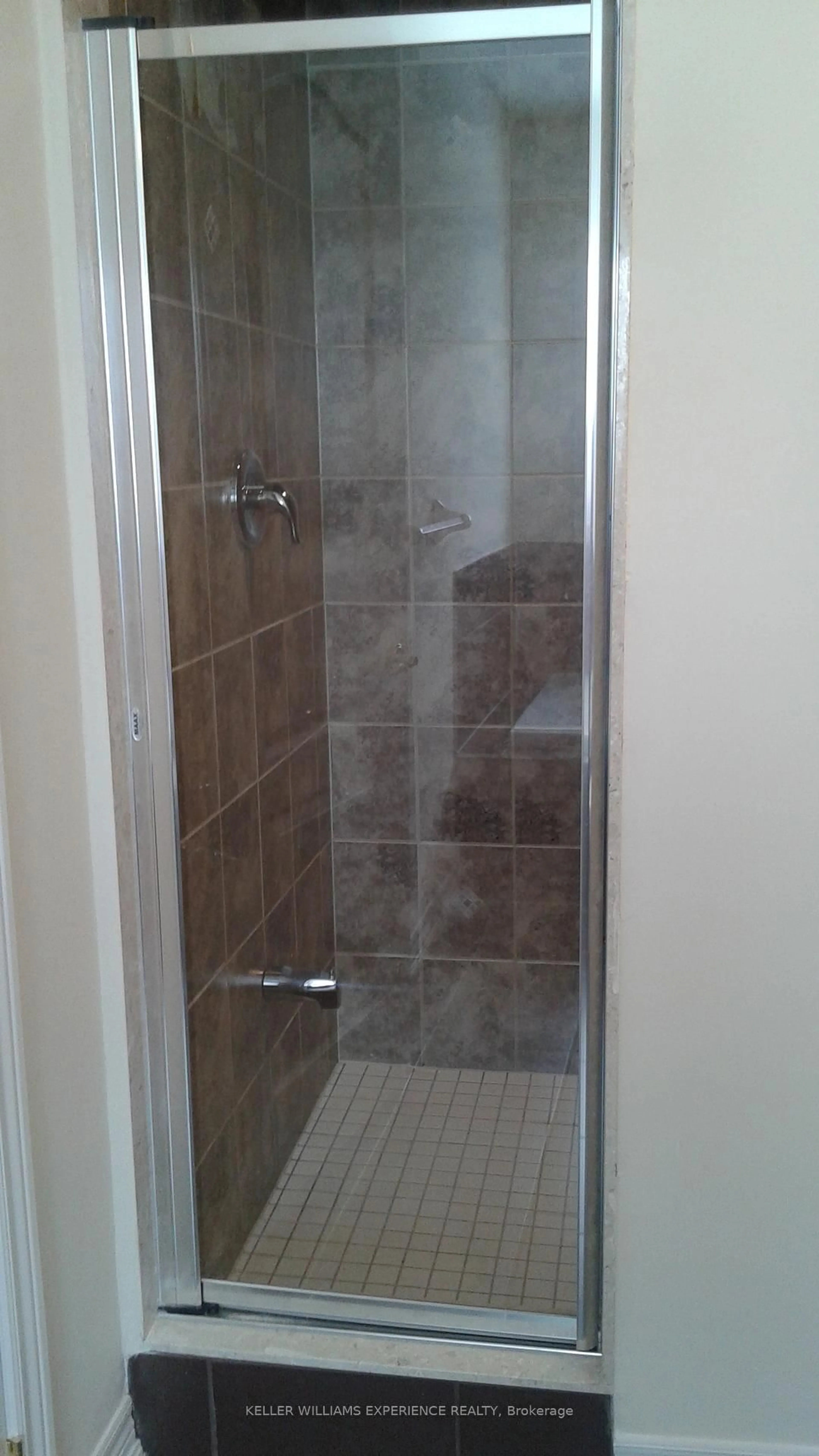 Standard bathroom, ceramic/tile floor for 9 GREENWOOD Dr, Essa Ontario L3W 0N5