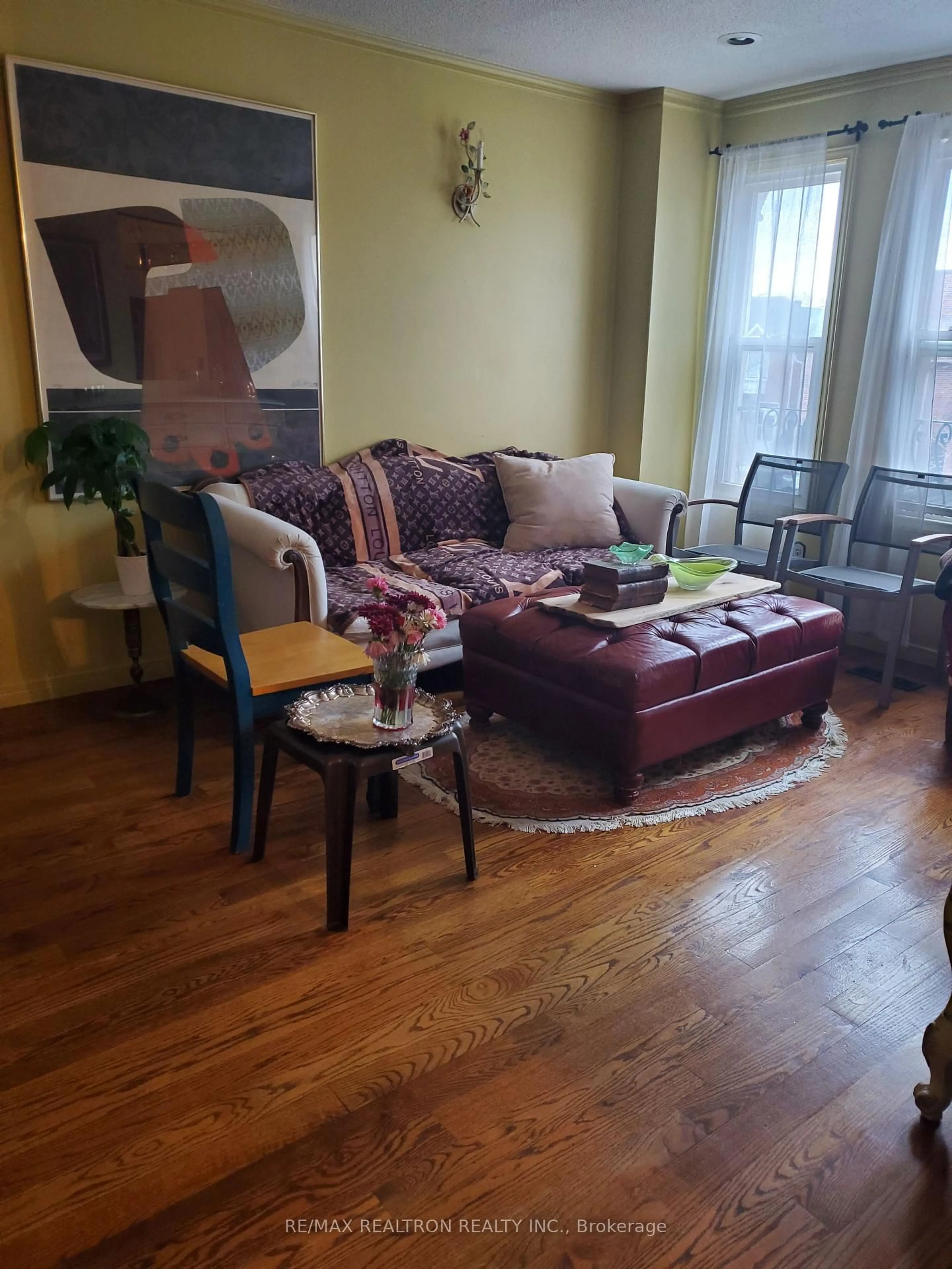 Living room with furniture, unknown for 44 Roxborough Lane, Vaughan Ontario L4J 4T1