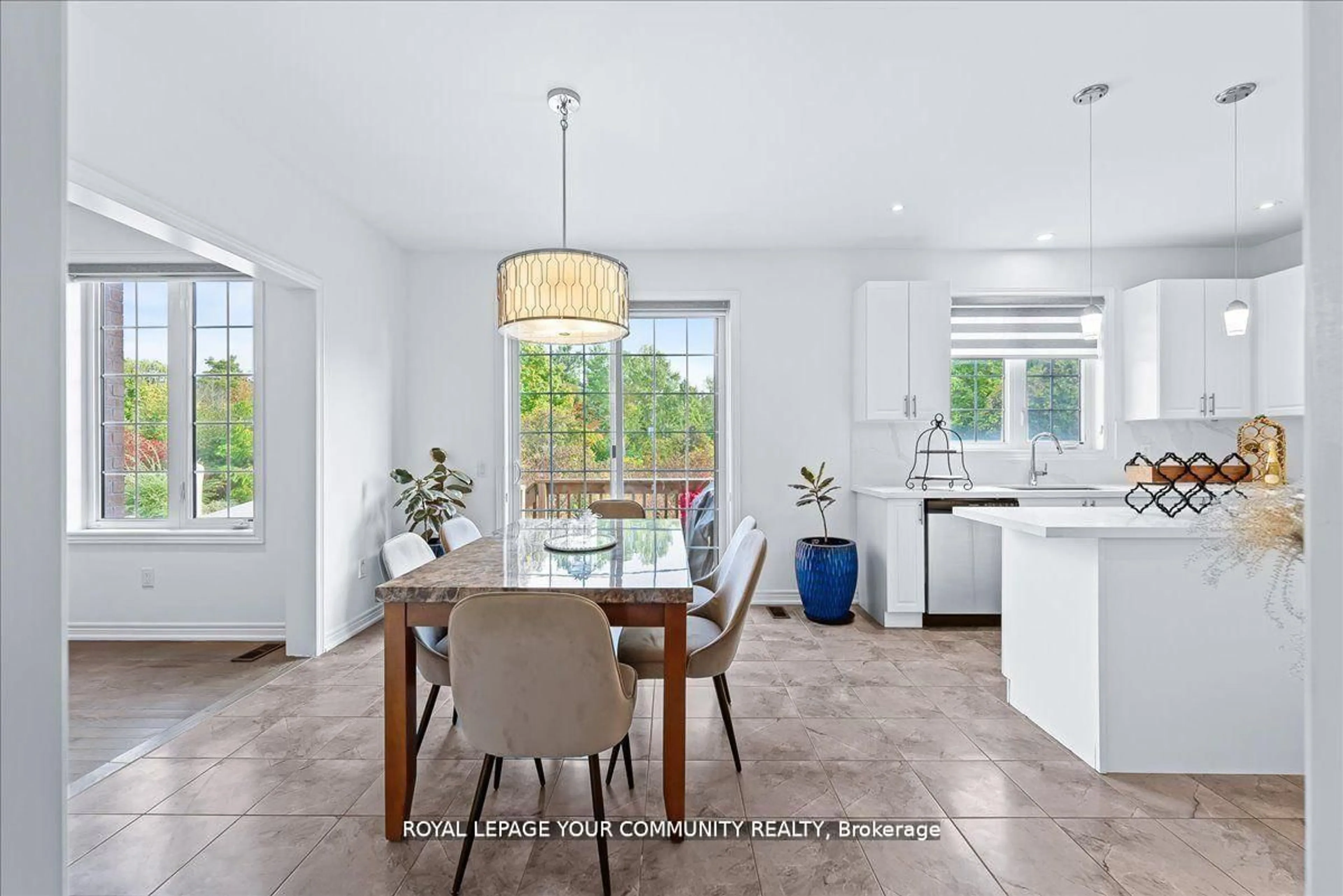 Open concept kitchen, ceramic/tile floor for 577 Clifford Perry Pl, Newmarket Ontario L3X 0J2