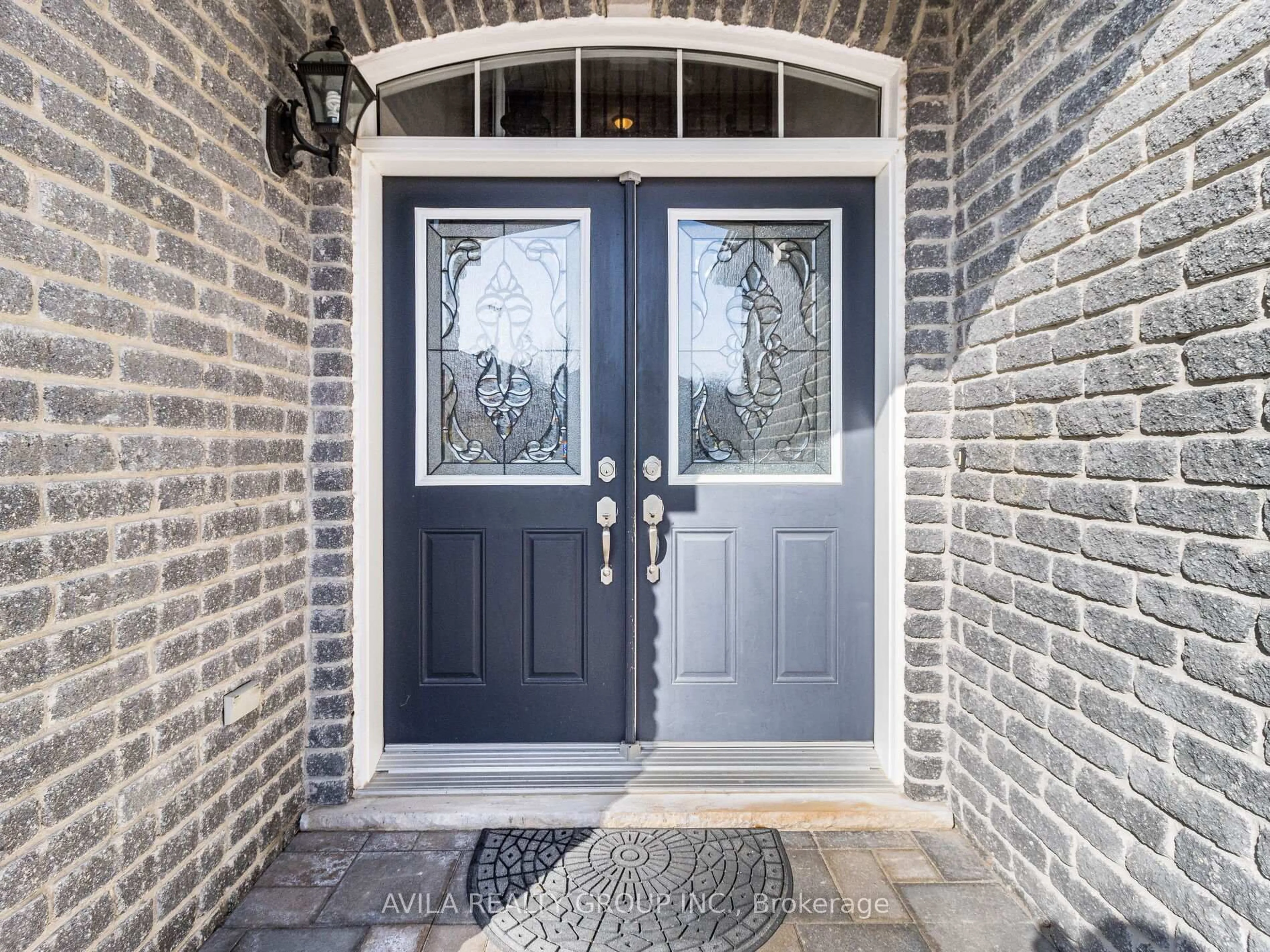 Indoor entryway for 950 Booth Ave, Innisfil Ontario L9S 0A5