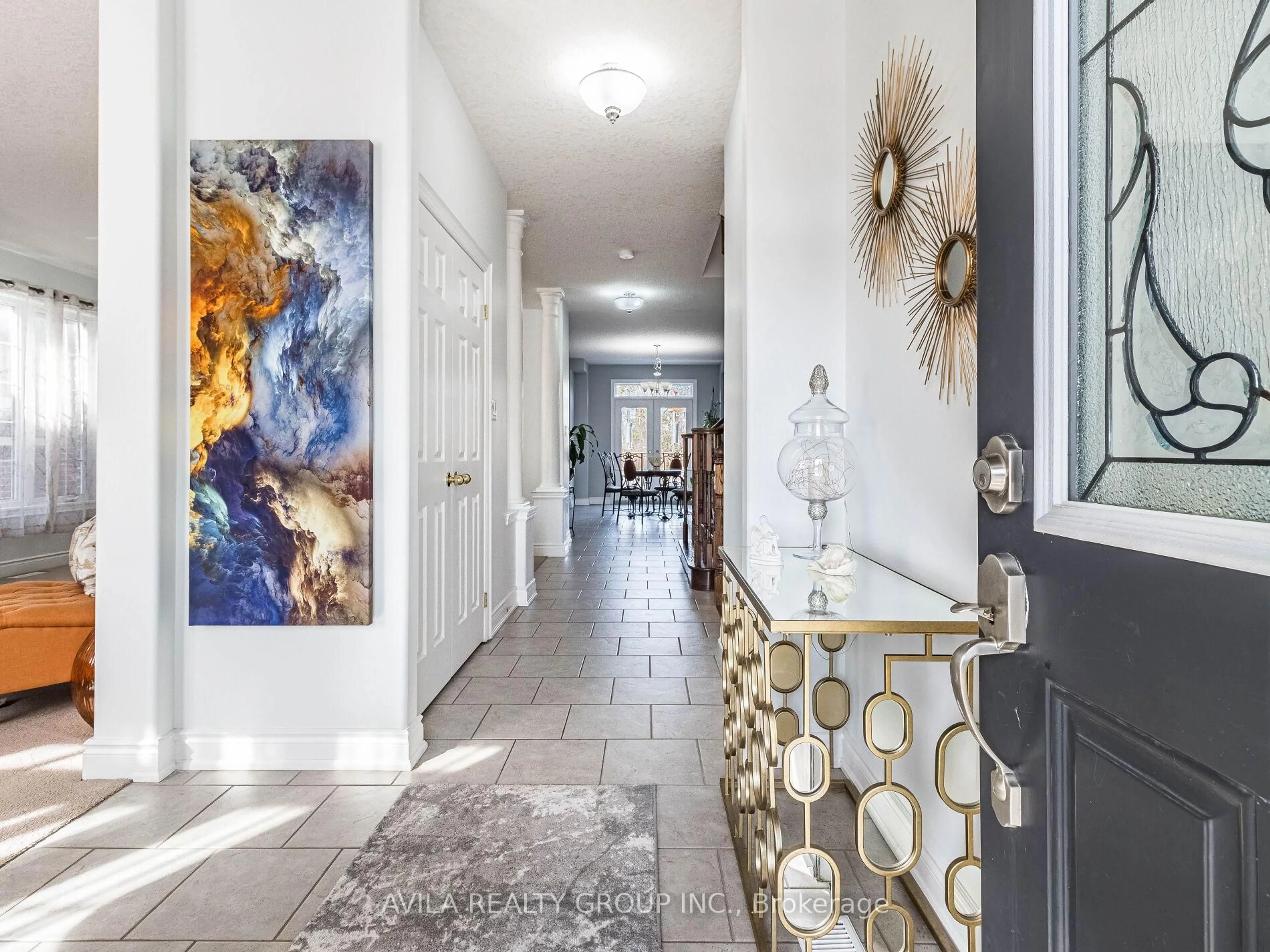 Indoor entryway for 950 Booth Ave, Innisfil Ontario L9S 0A5