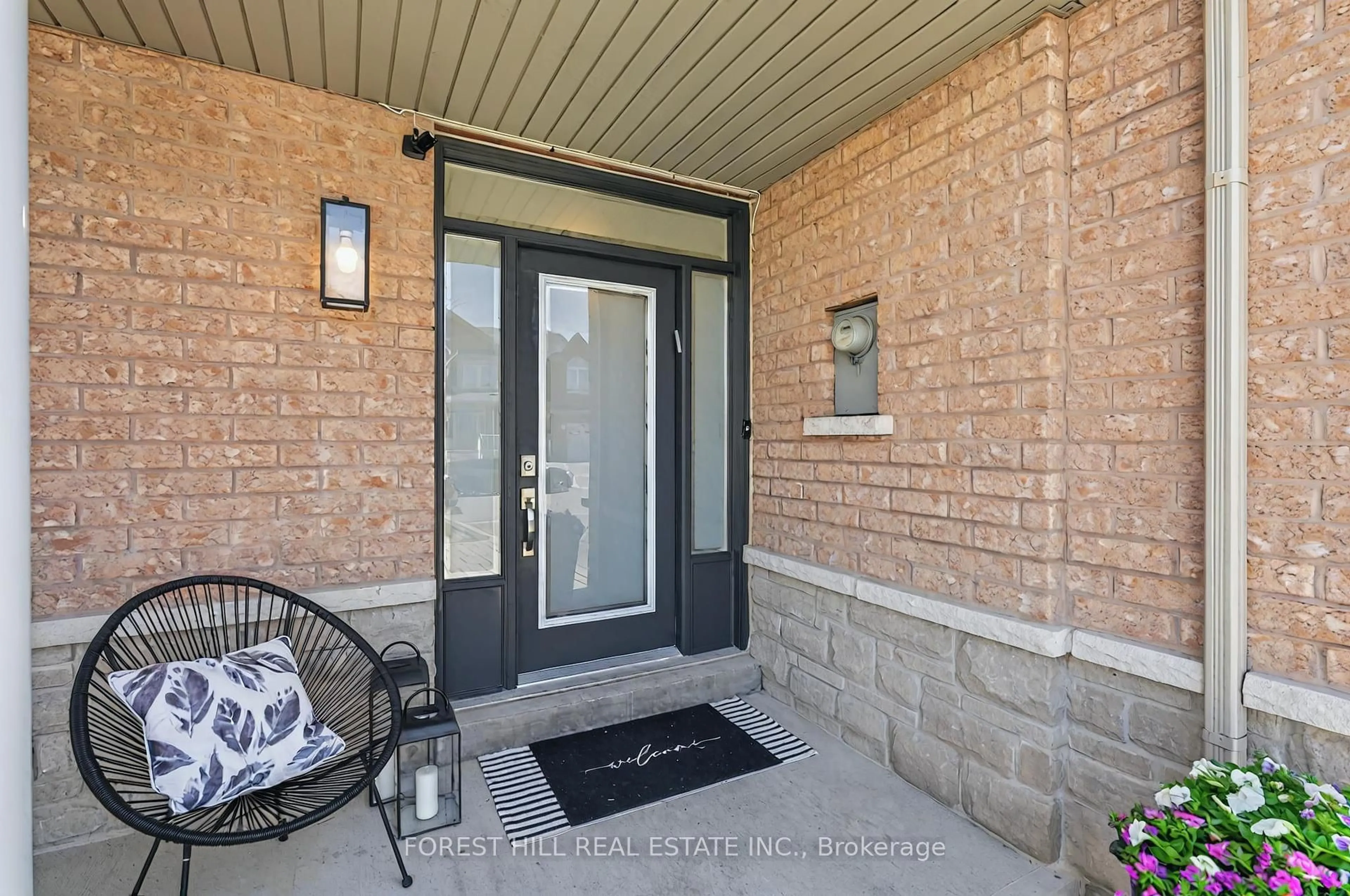 Indoor entryway for 7 London Pride Dr, Richmond Hill Ontario L4E 0X3