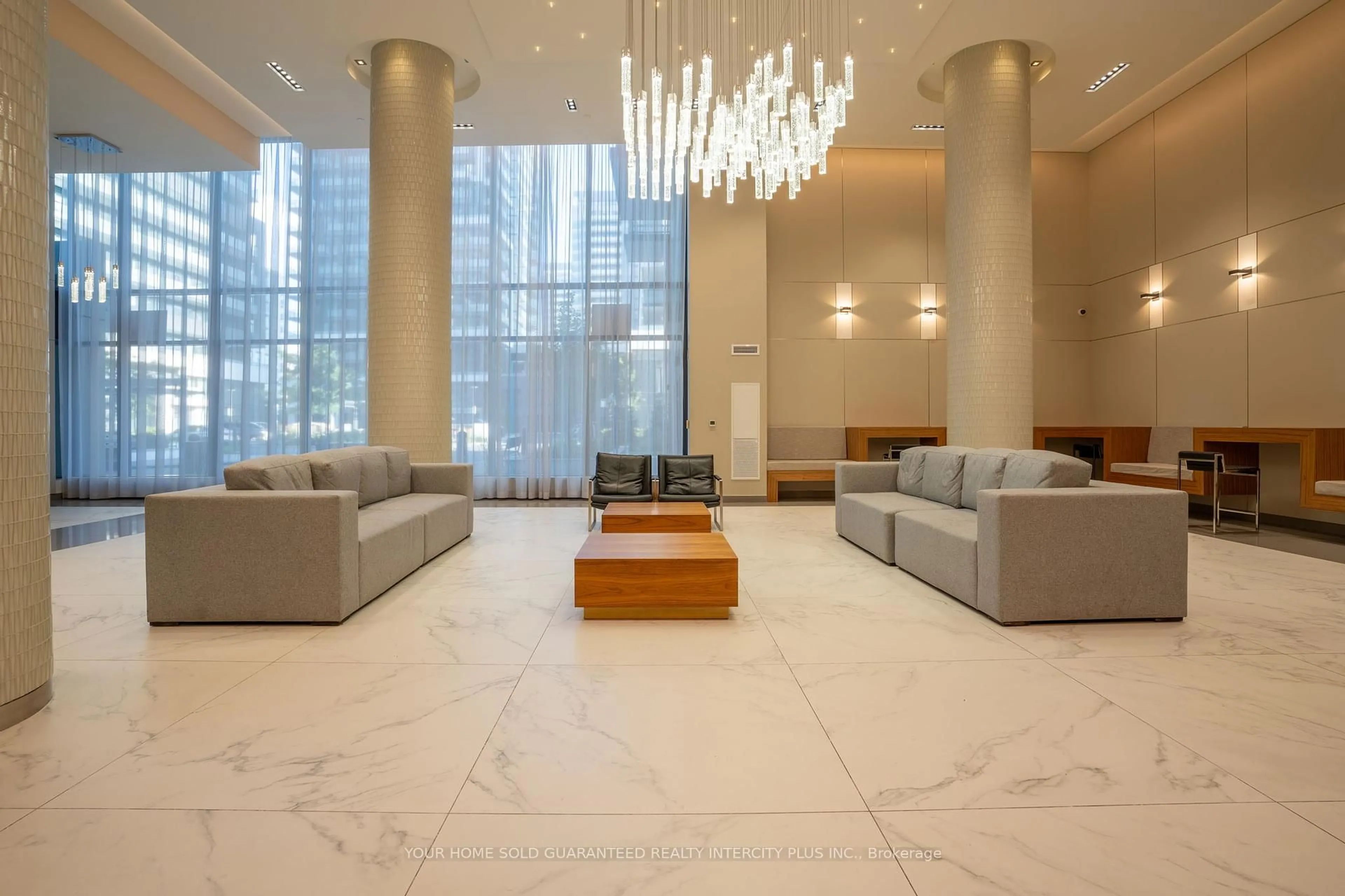 Lobby for 85 Oneida Cres #303, Richmond Hill Ontario L4B 0H4