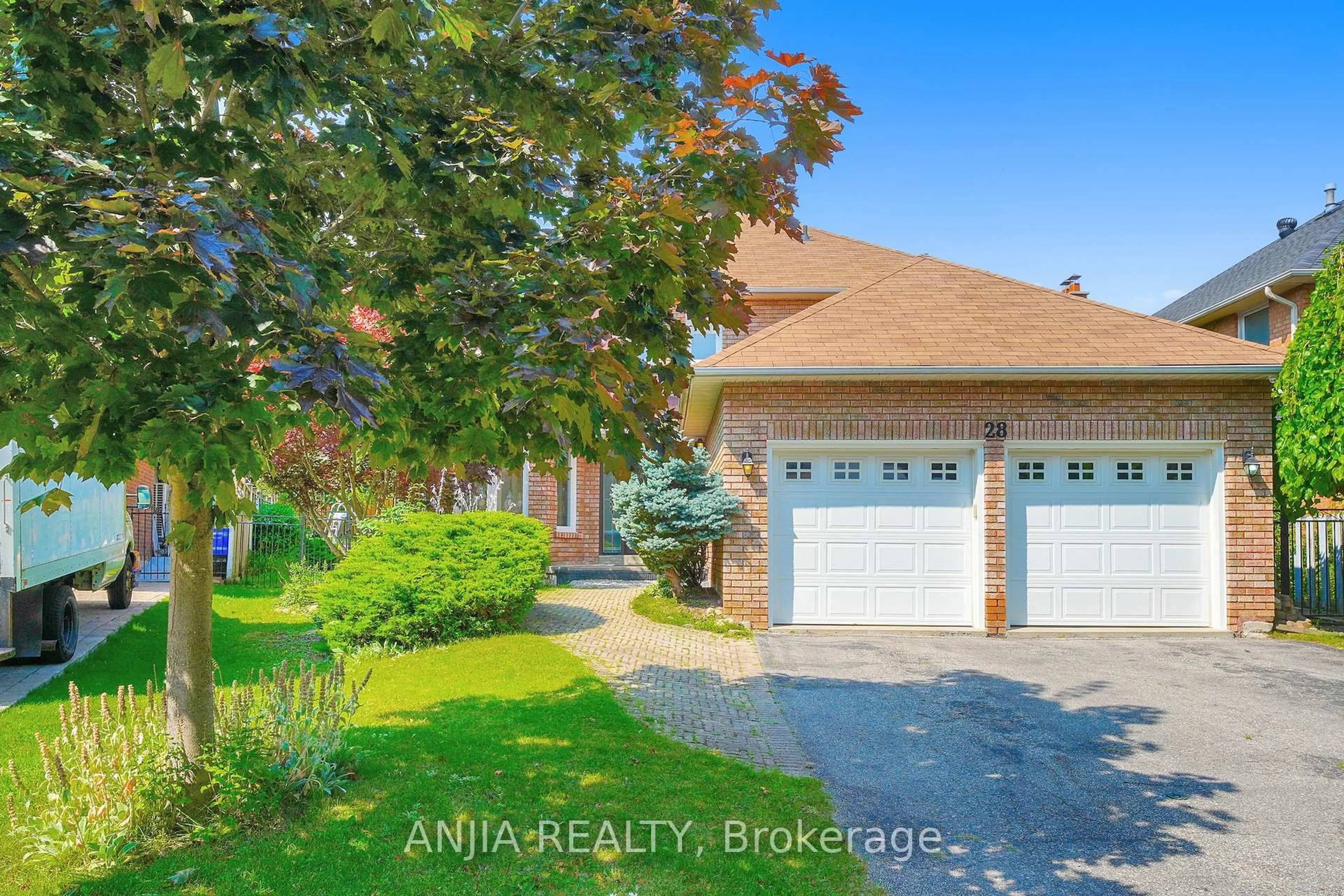 Home with brick exterior material, water/lake/river/ocean view for 28 Holbrook Crt, Markham Ontario L3R 7P8