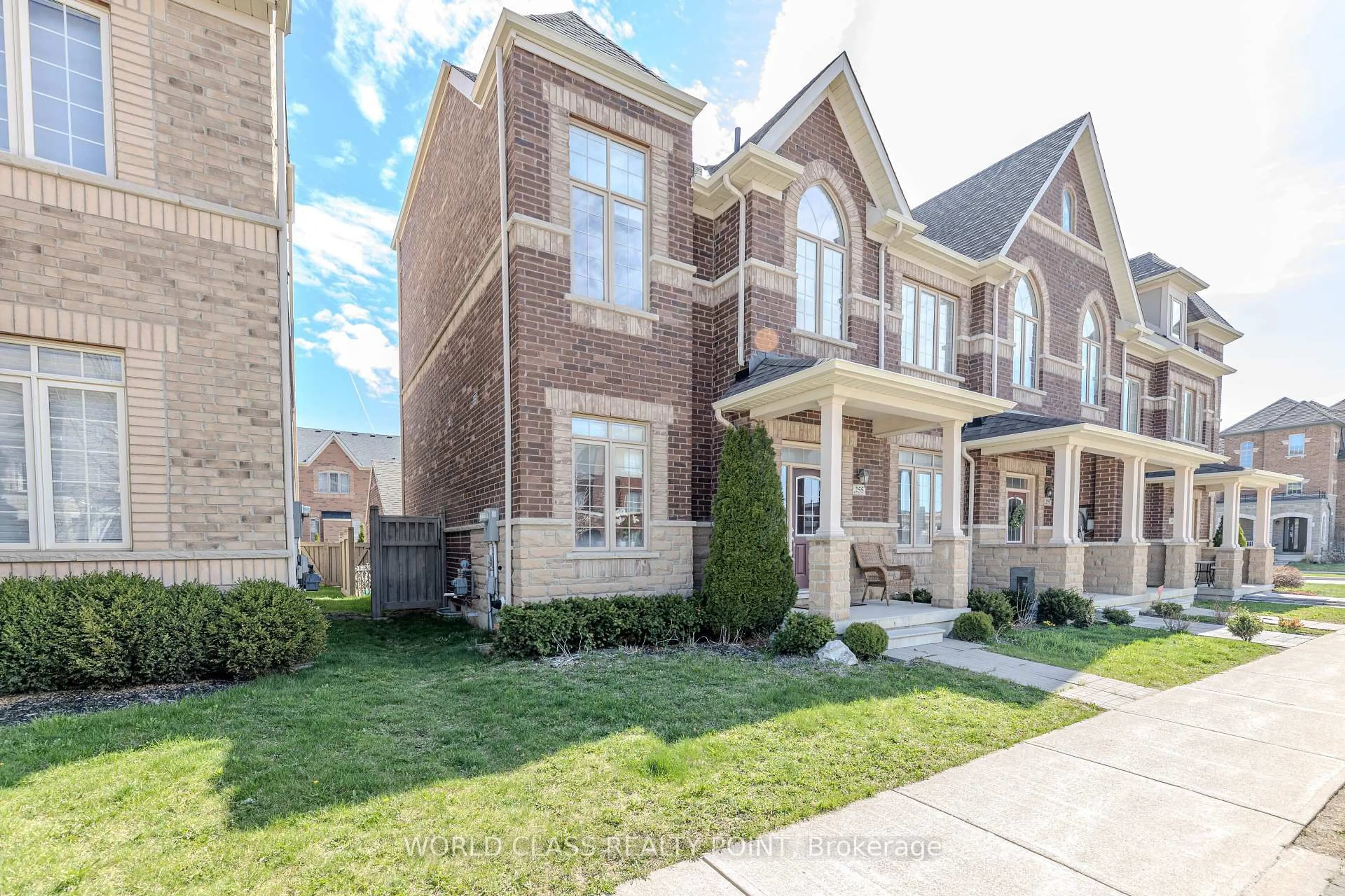 Home with brick exterior material, street for 255 Barons St, Vaughan Ontario L4H 3Z3