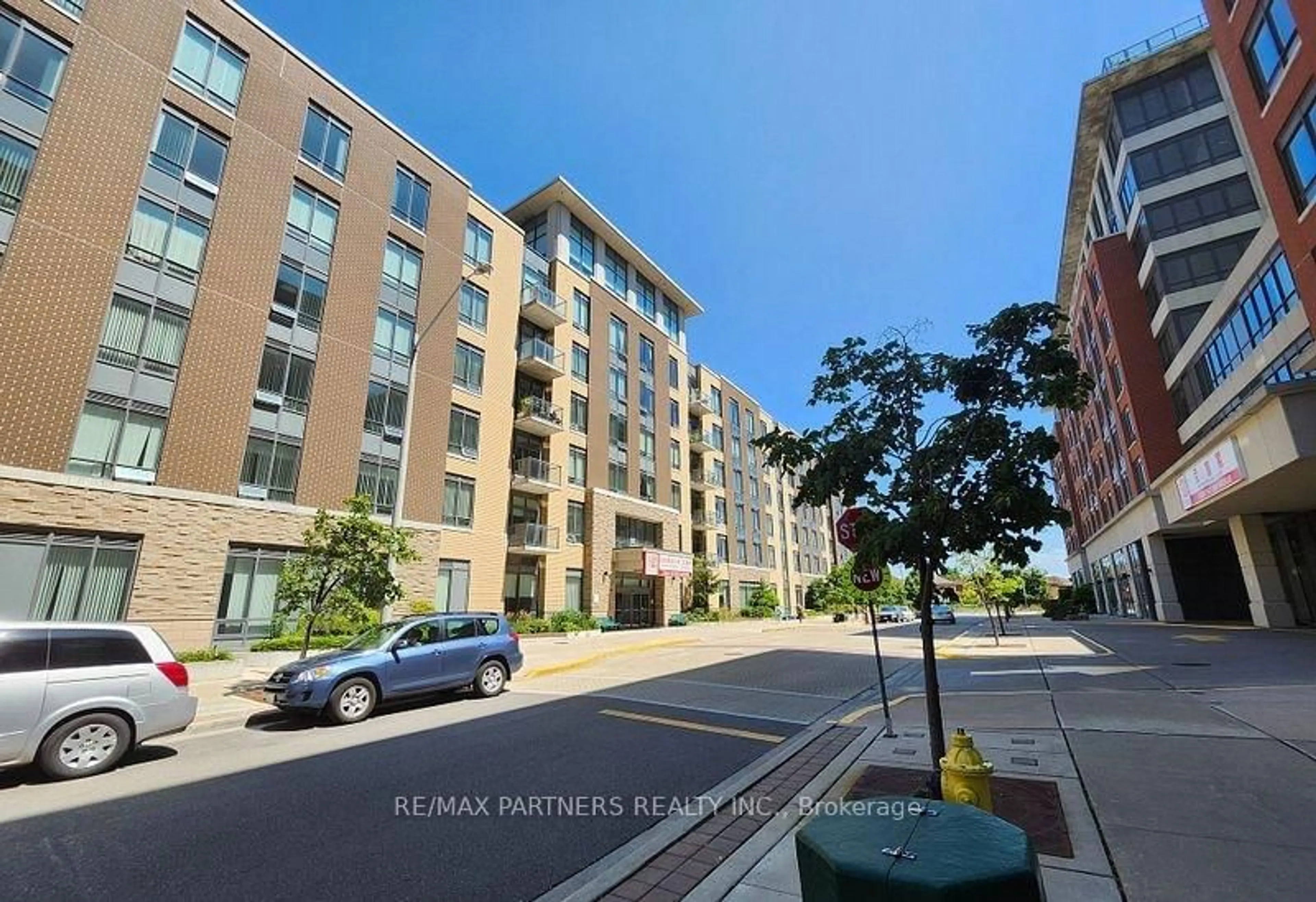 Patio, building for 2 Sun Yat-Sen Ave #M755, Markham Ontario L3R 5Z3