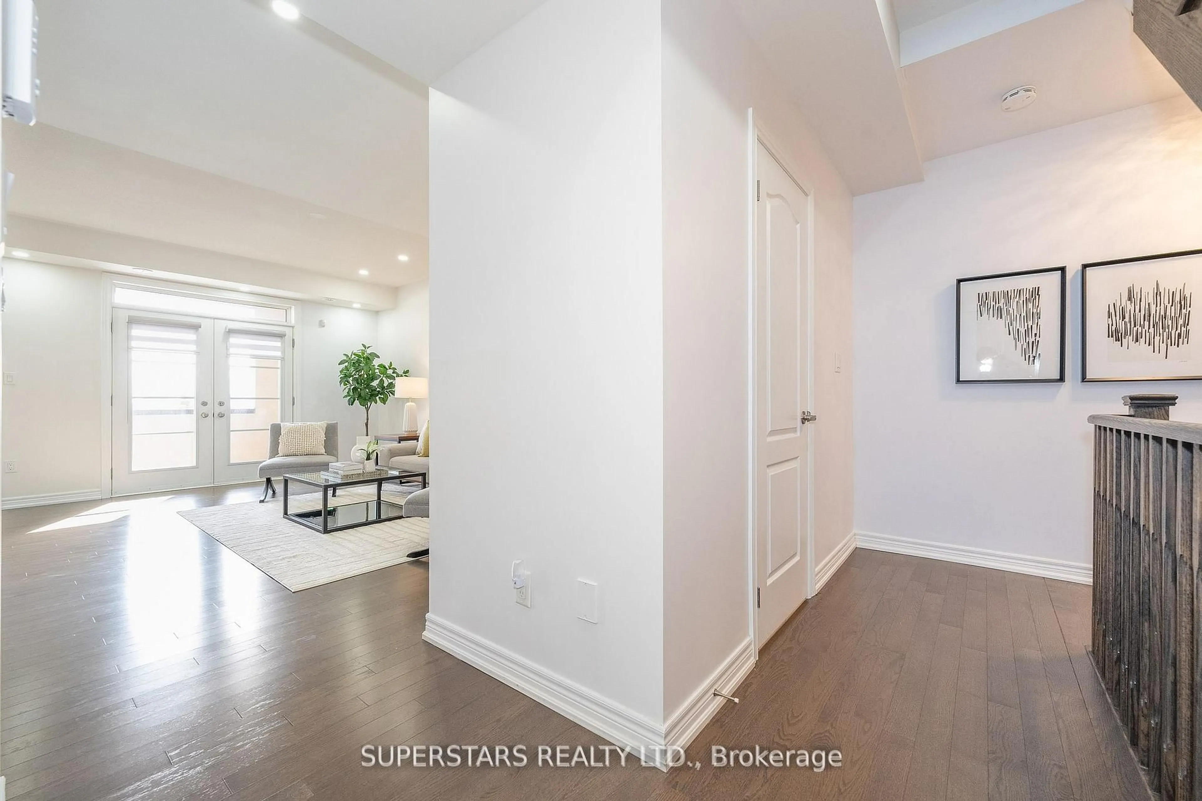 Indoor entryway for 11 Luzon Ave, Markham Ontario L6B 1N6