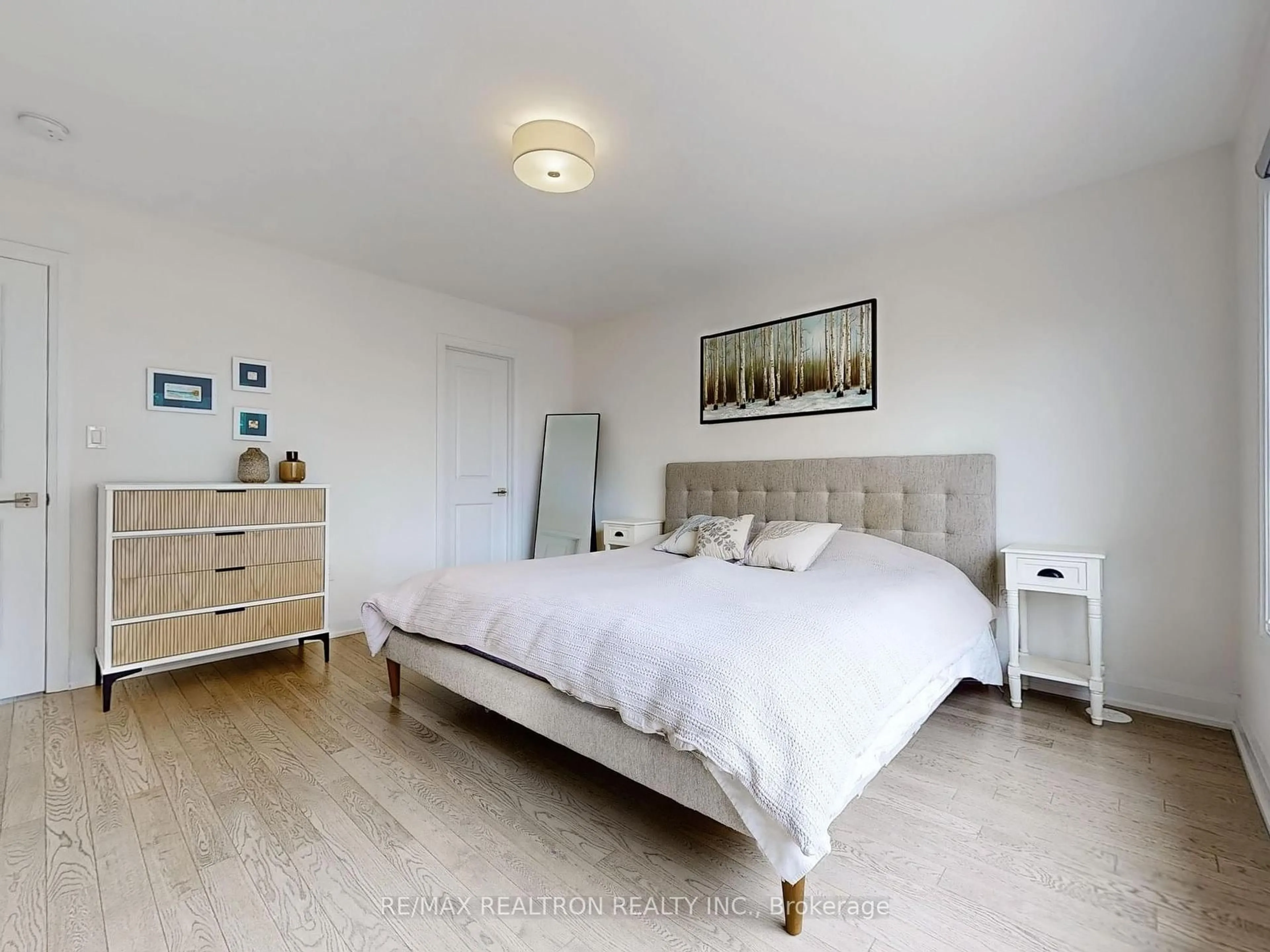 Bedroom with bed, wood/laminate floor for 10 Shatner Turnabout N/A, Vaughan Ontario L4L 0M4