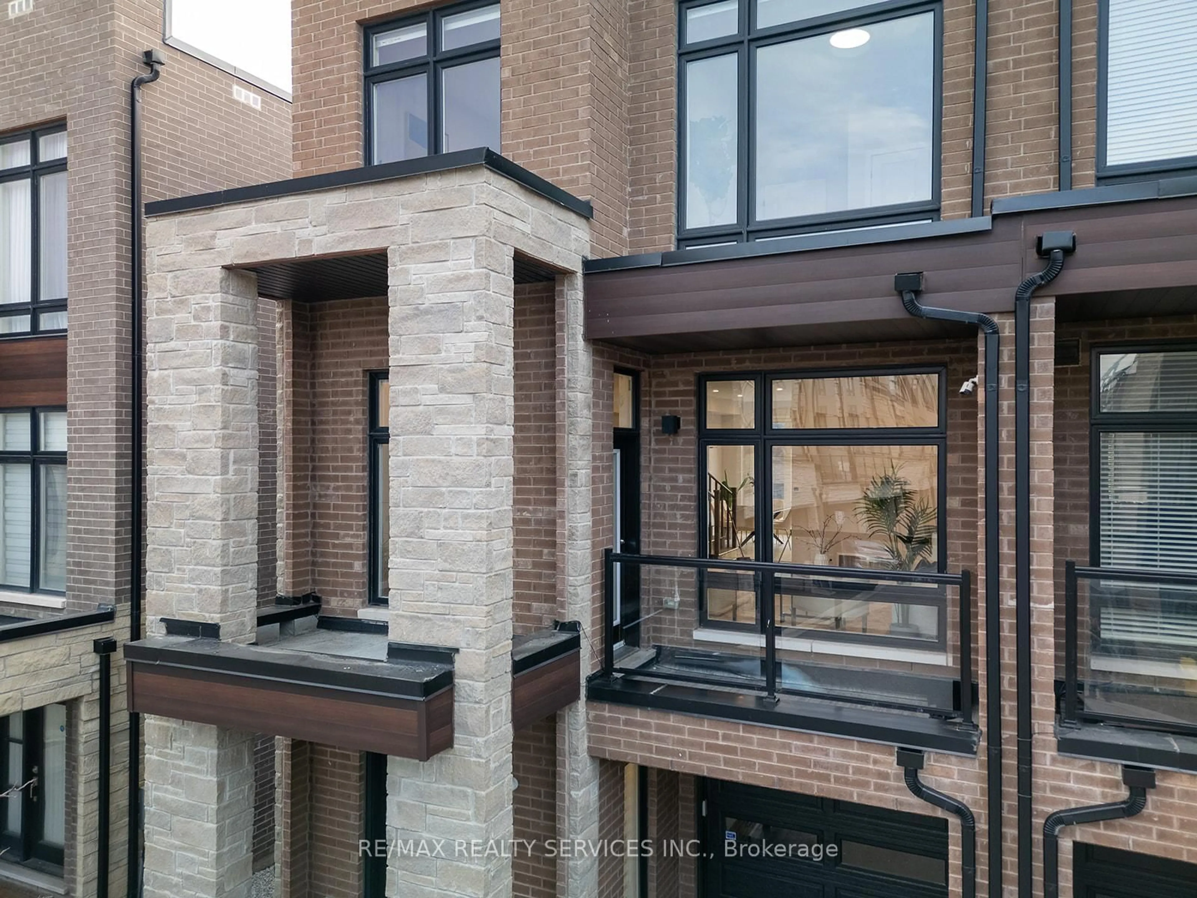 Home with brick exterior material, street for 110 Pageant Ave, Vaughan Ontario L4H 4R4
