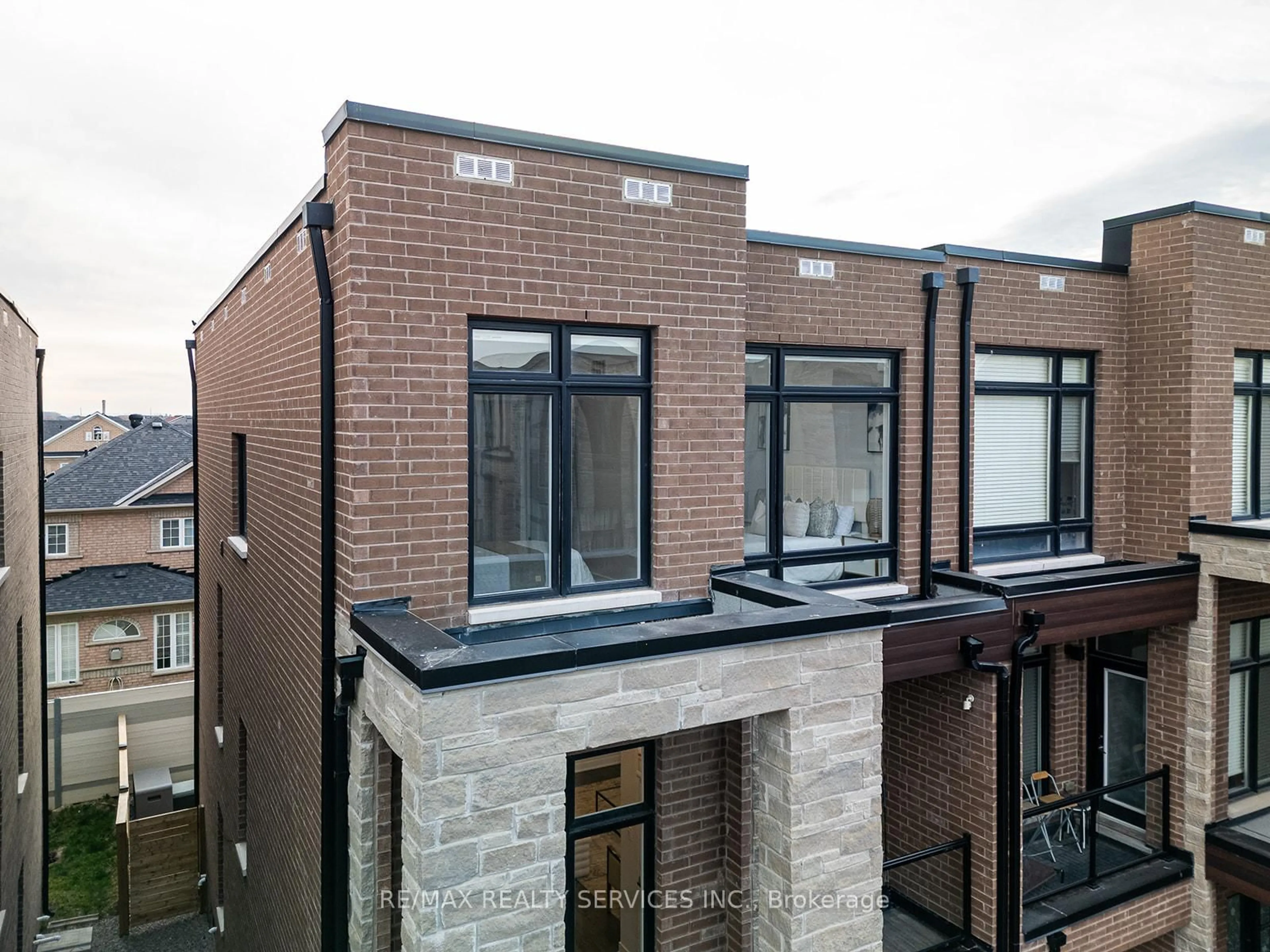 Home with brick exterior material, city buildings view from balcony for 110 Pageant Ave, Vaughan Ontario L4H 4R4
