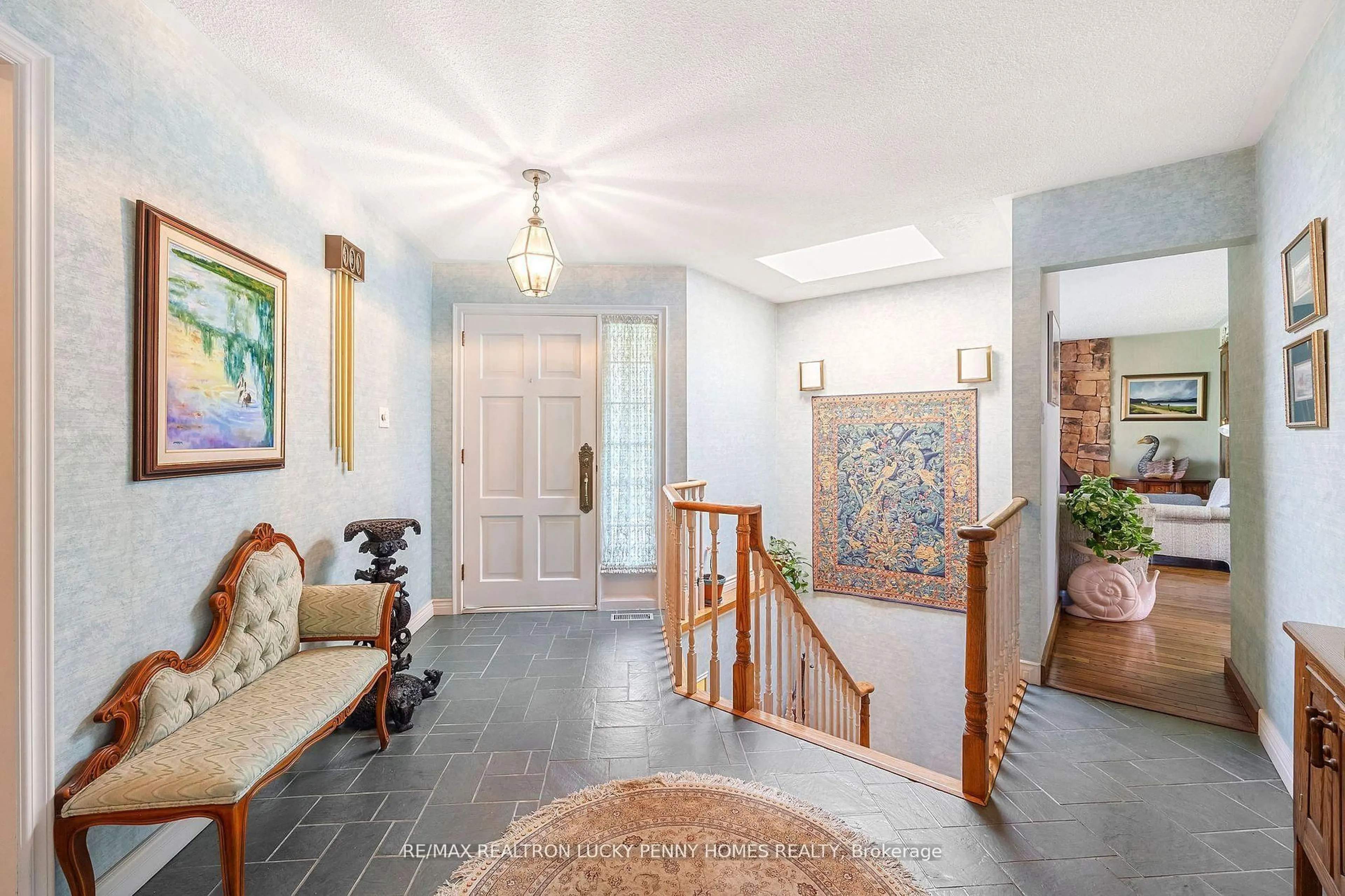 Indoor entryway for 3 Ahorn Grve, Markham Ontario L6C 1C8
