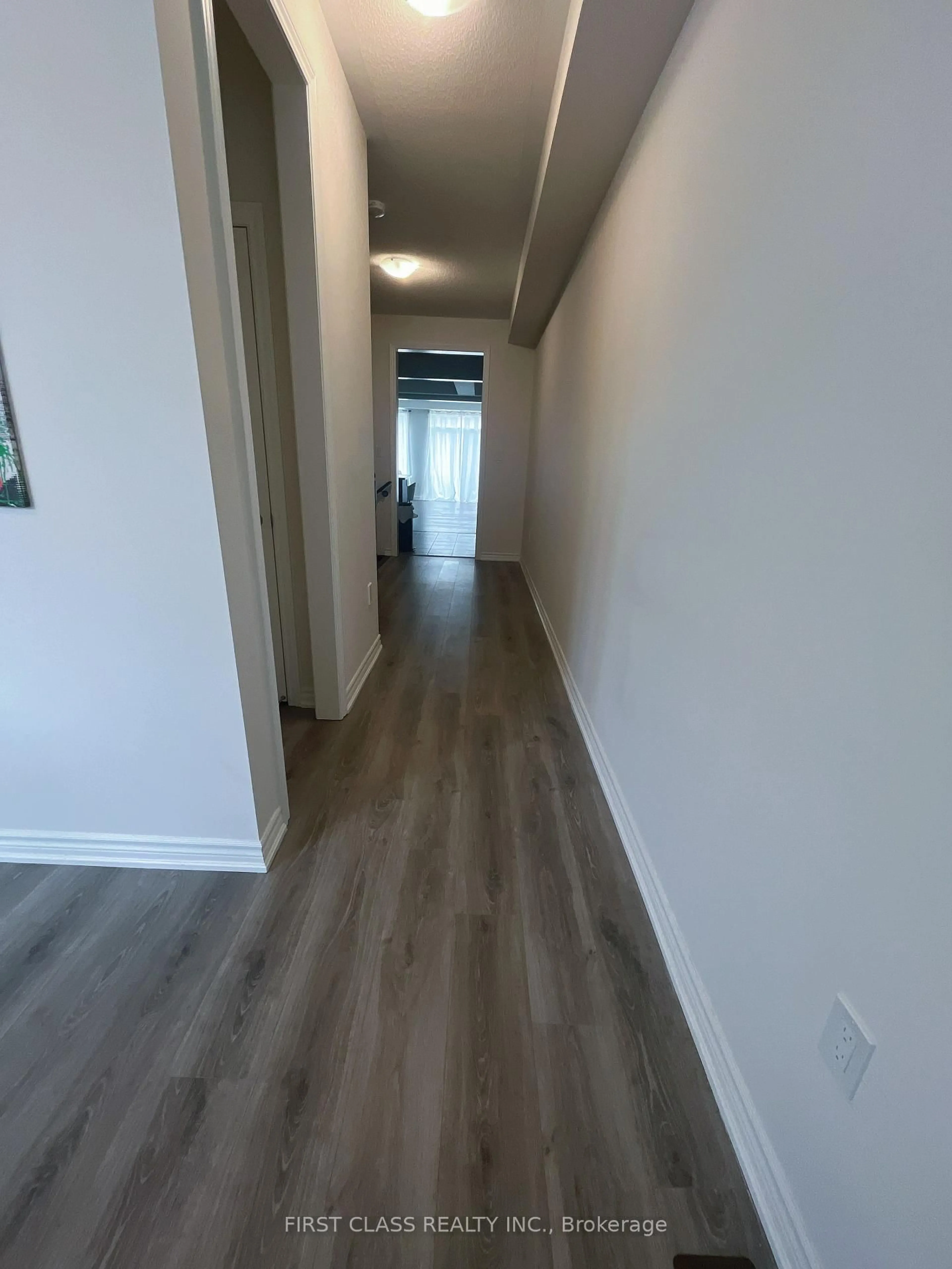 A pic of a room for 61 Kenneth Rogers Cres, East Gwillimbury Ontario L9N 0S3