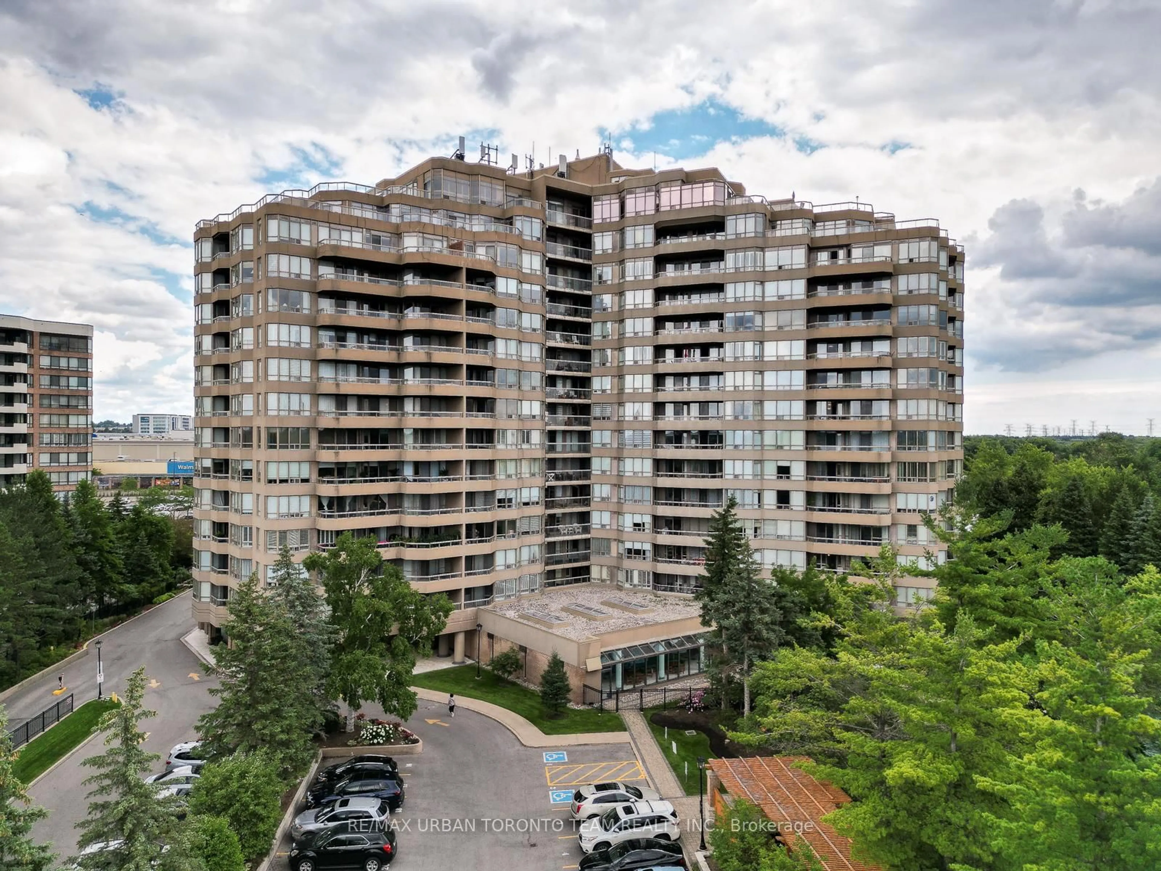 A pic from outside/outdoor area/front of a property/back of a property/a pic from drone, city buildings view from balcony for 610 Bullock Dr #1012, Markham Ontario L3R 0G1