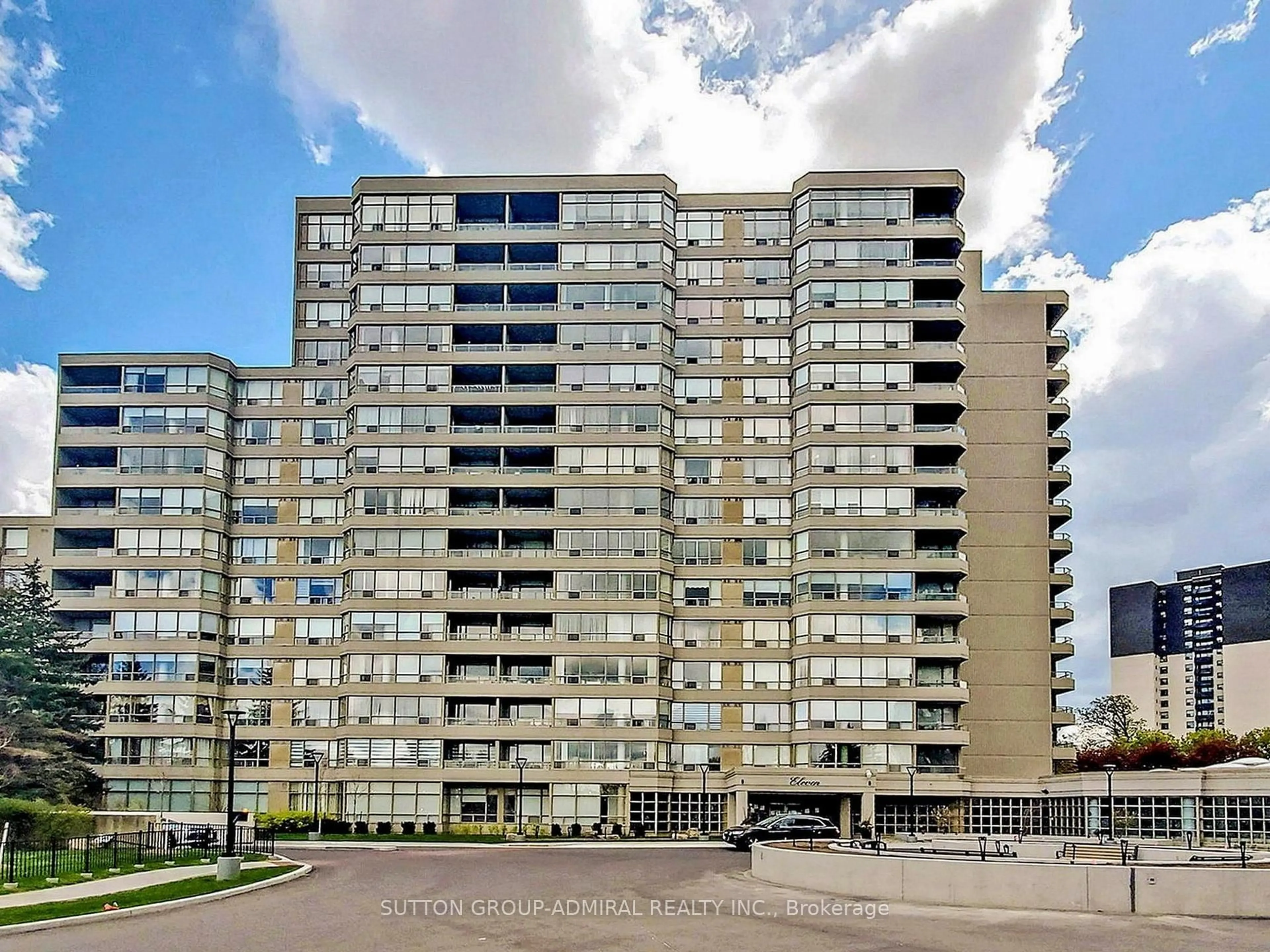 Unknown for 11 Townsgate Dr #401, Vaughan Ontario L4J 8G4