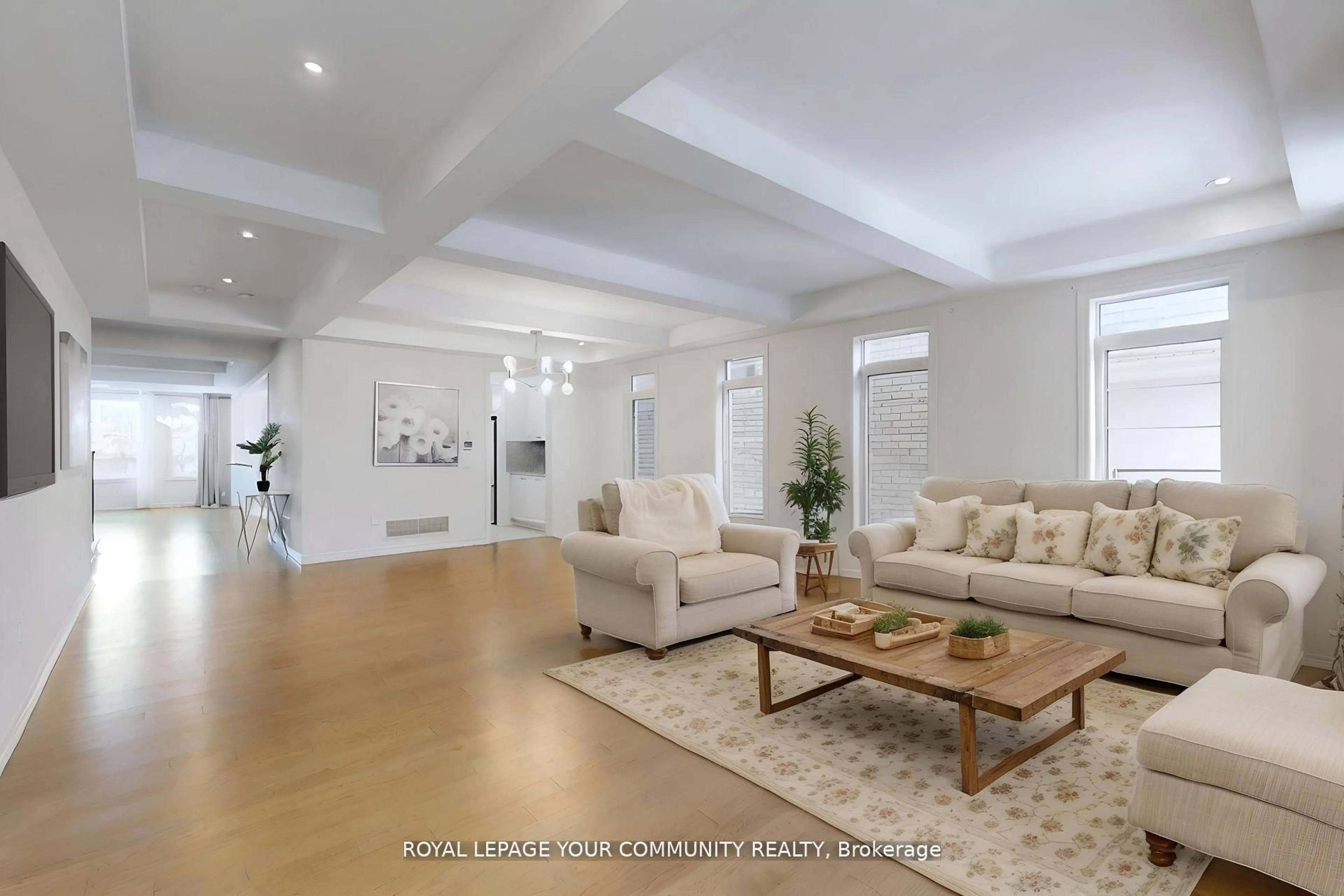 Living room with furniture, unknown for 93 Beckett Ave, East Gwillimbury Ontario L9N 0S6