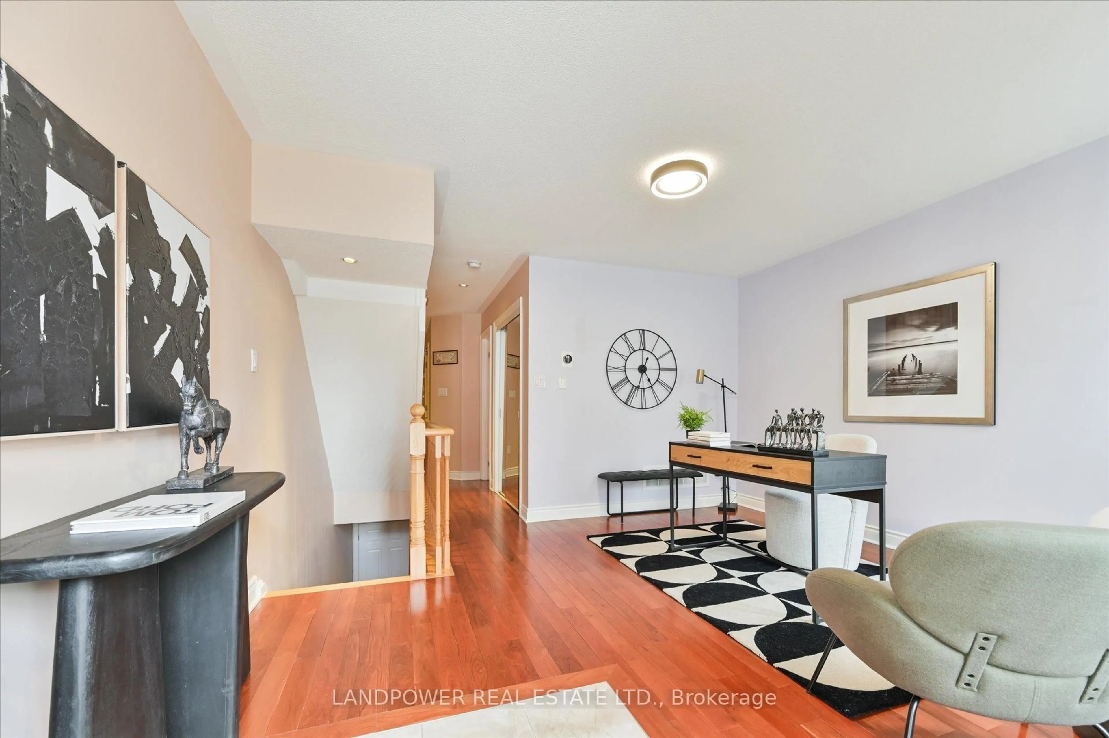 Indoor entryway for 7 Saddlecreek Dr, Markham Ontario L3T 0A4