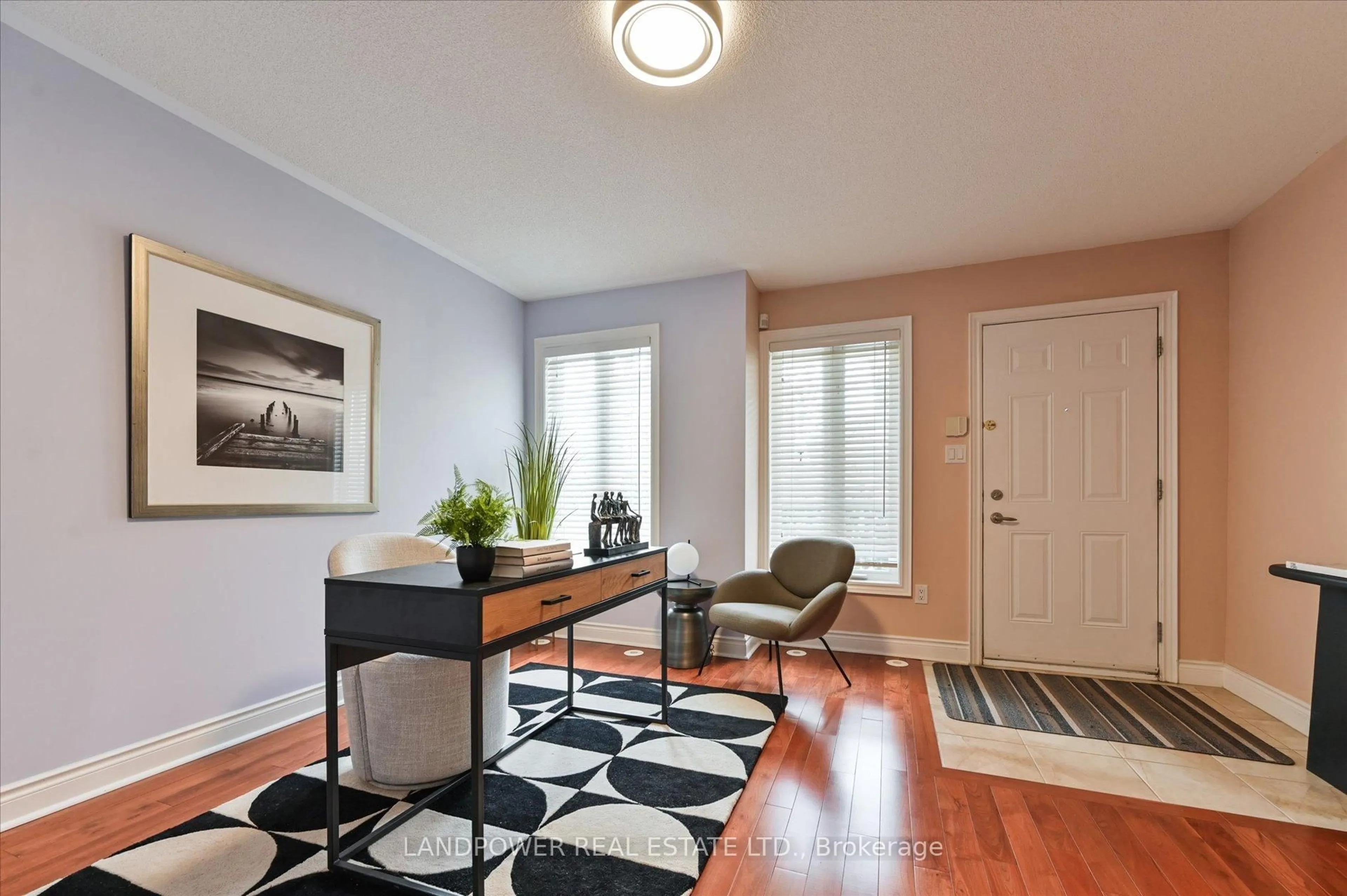 Indoor entryway for 7 Saddlecreek Dr, Markham Ontario L3T 0A4