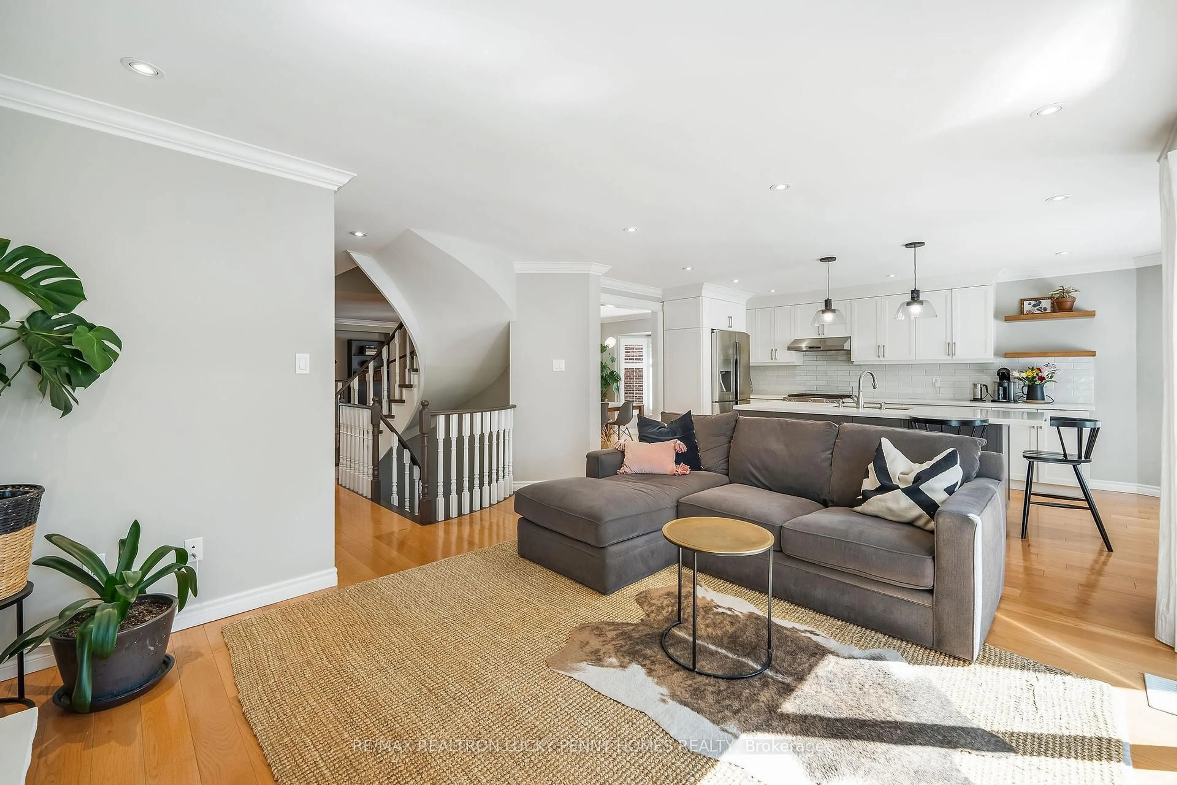 Living room with furniture, unknown for 141 Tomlinson Circ, Markham Ontario L3R 9K4