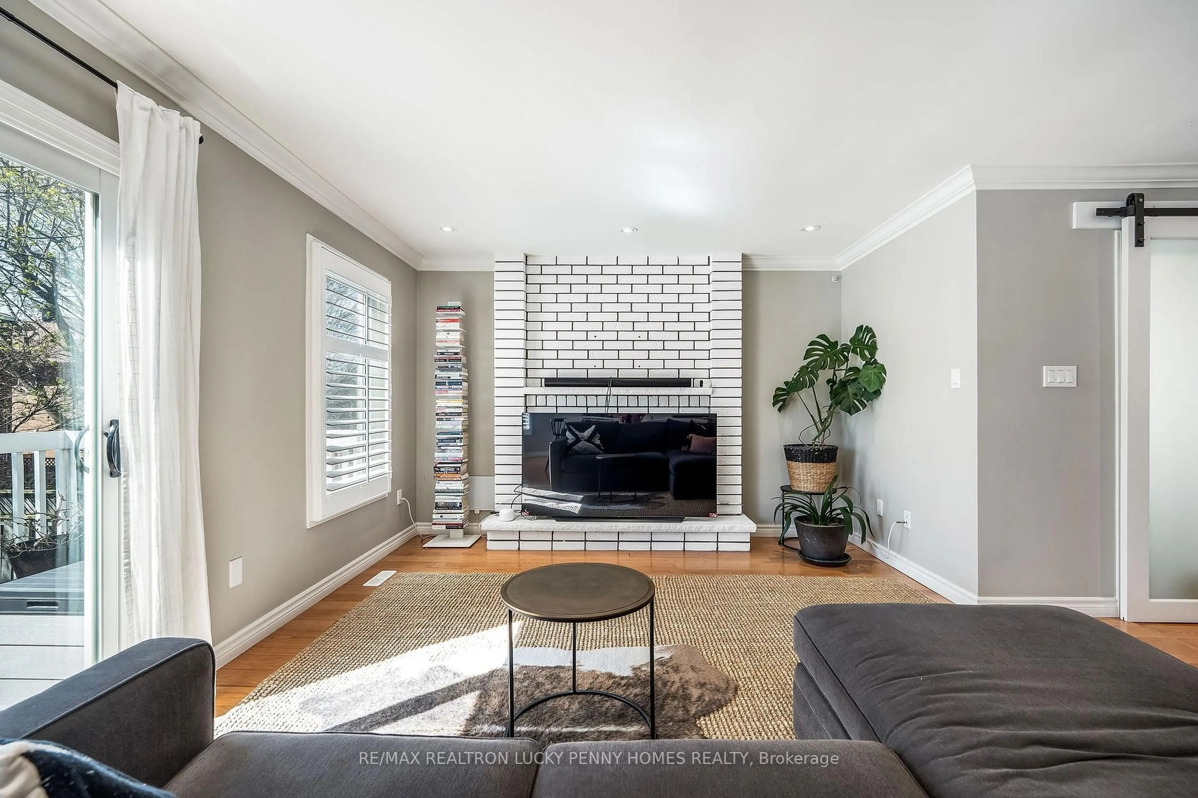 Living room with furniture, unknown for 141 Tomlinson Circ, Markham Ontario L3R 9K4