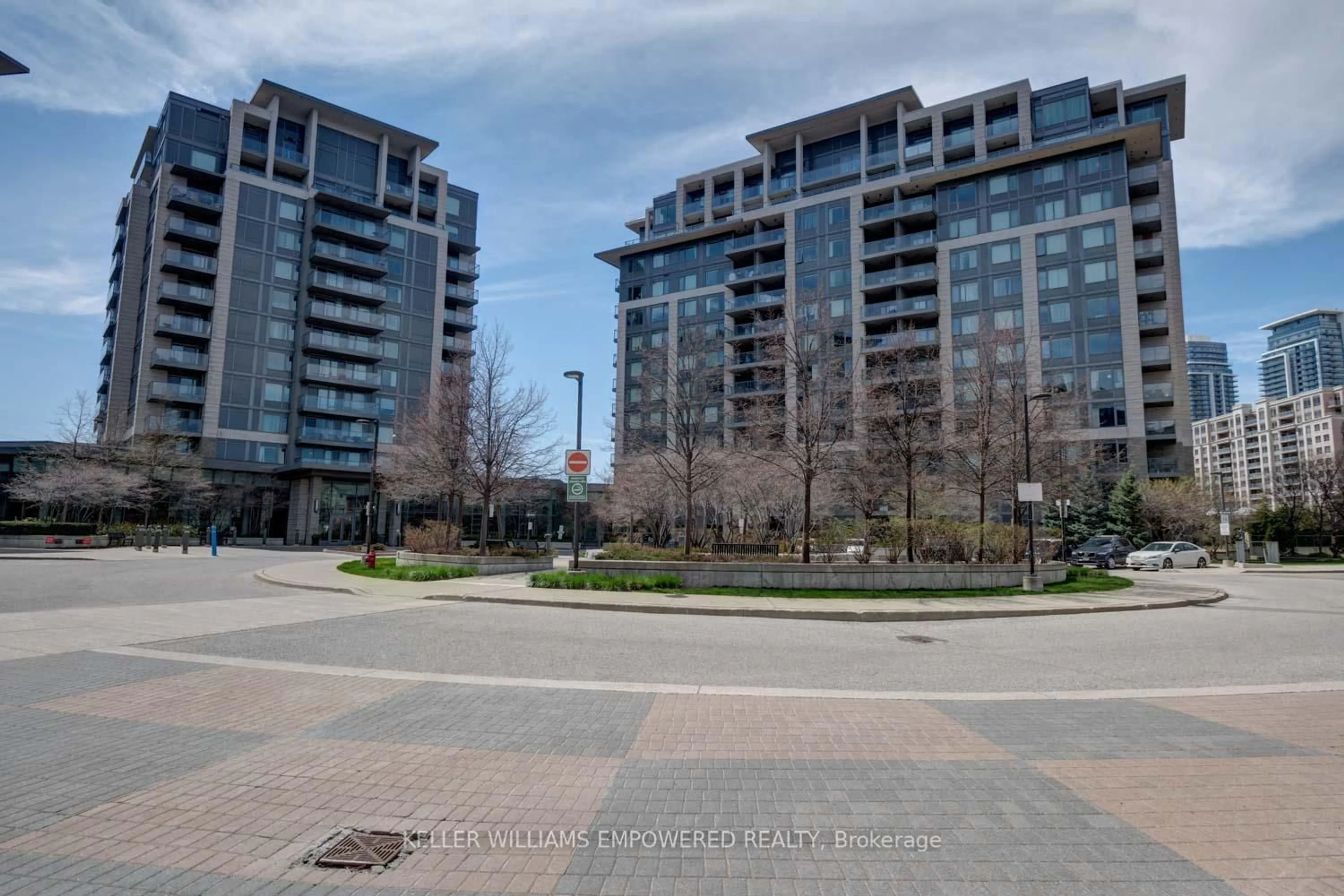 Blurry image for 233 South Park Rd #303, Markham Ontario L3T 0B3