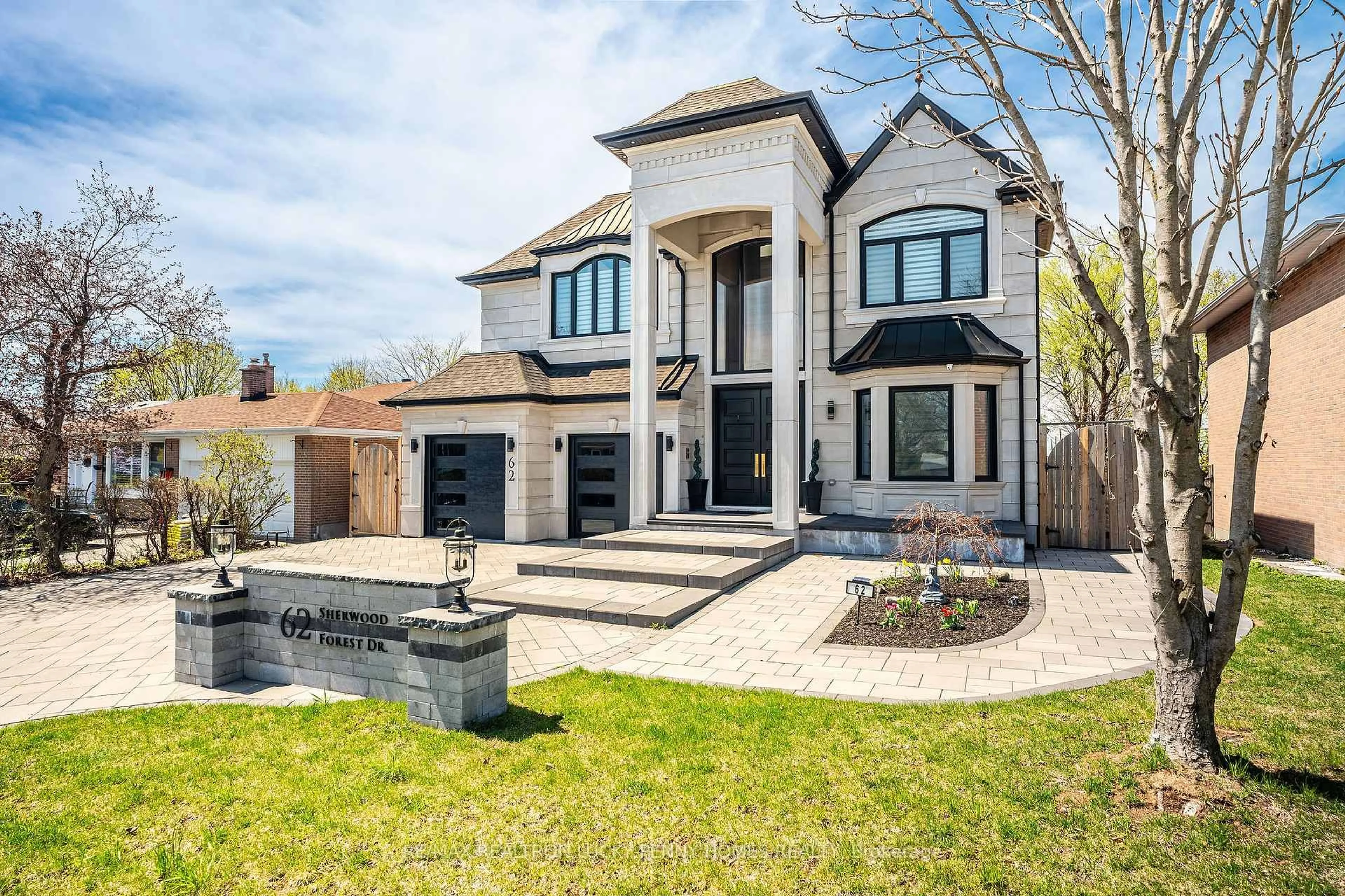 Home with brick exterior material, street for 62 Sherwood Forest Dr, Markham Ontario L3P 1P8
