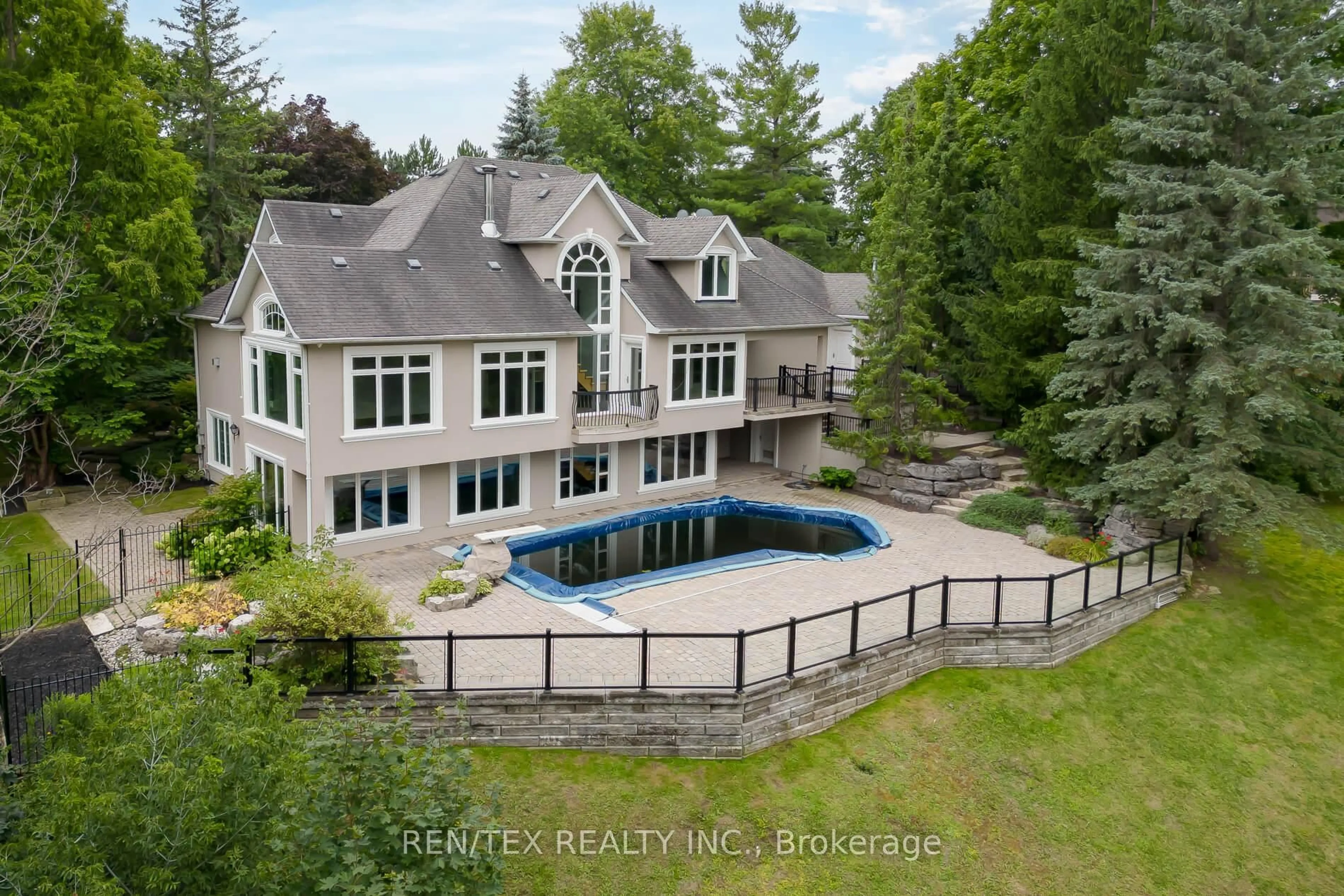 A pic from outside/outdoor area/front of a property/back of a property/a pic from drone, water/lake/river/ocean view for 90 Klein's Cres, Vaughan Ontario L0J 1C0