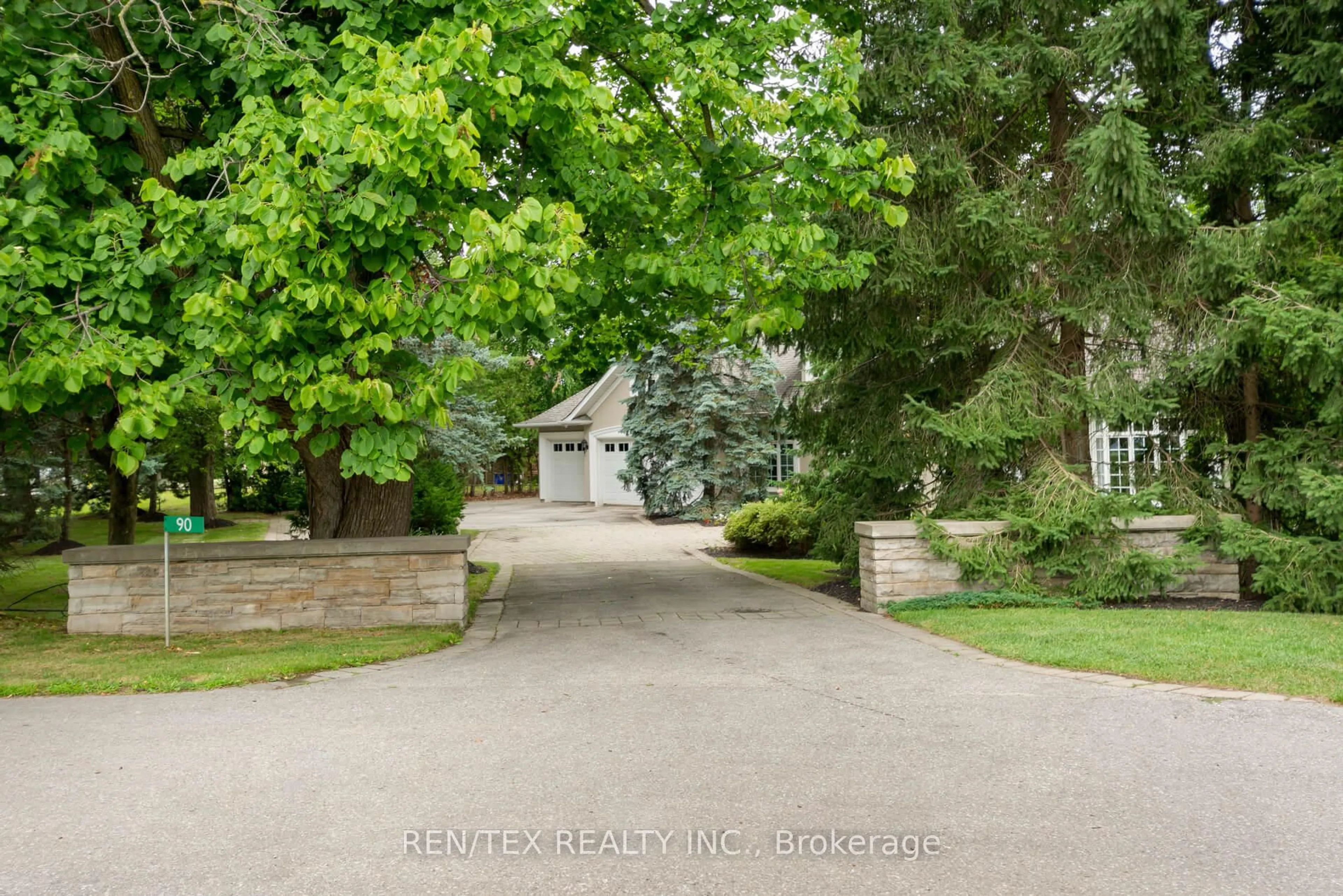 Unknown for 90 Klein's Cres, Vaughan Ontario L0J 1C0