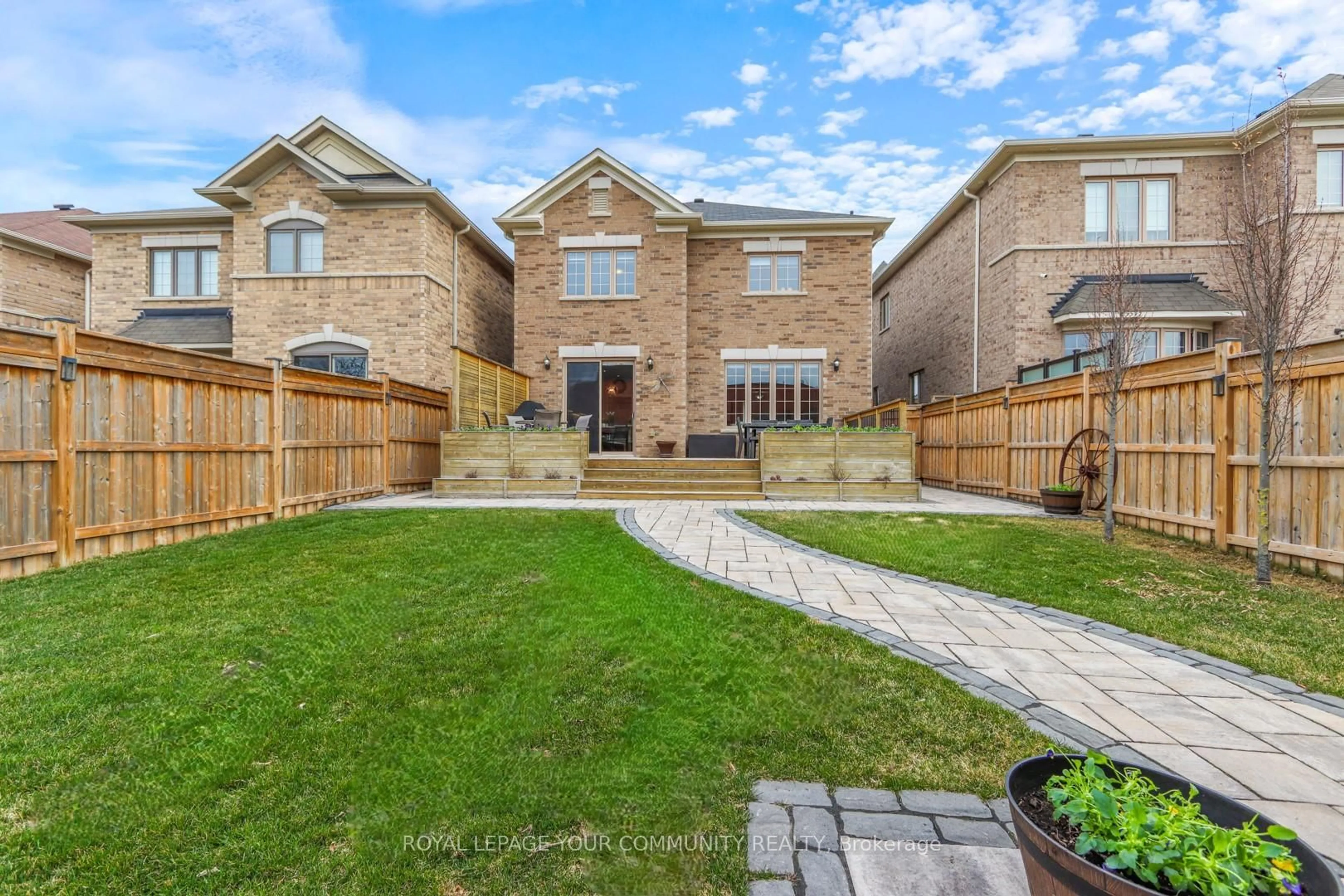 Home with brick exterior material, street for 648 Somerville Dr, Newmarket Ontario L3X 0J9