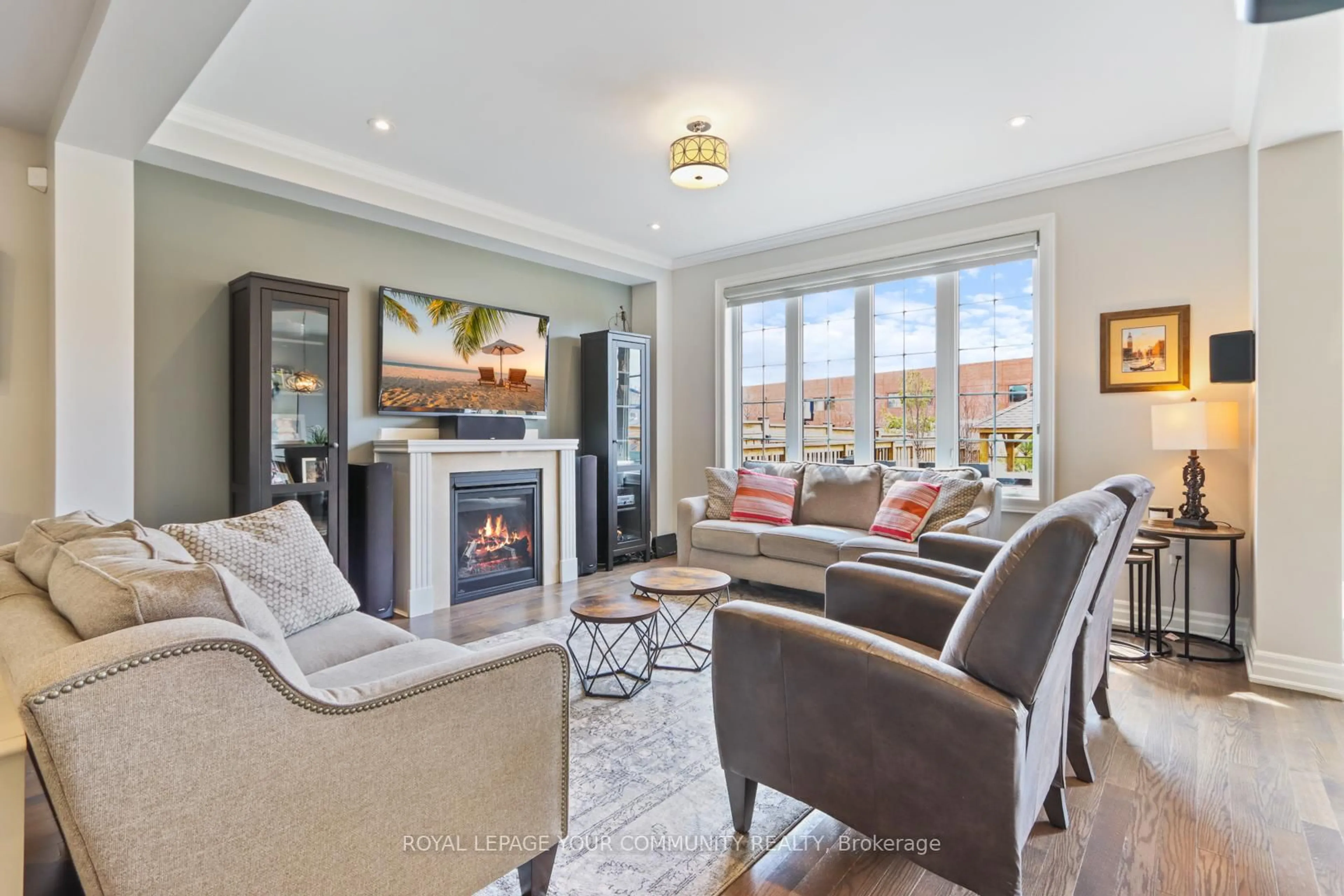 Living room with furniture, unknown for 648 Somerville Dr, Newmarket Ontario L3X 0J9