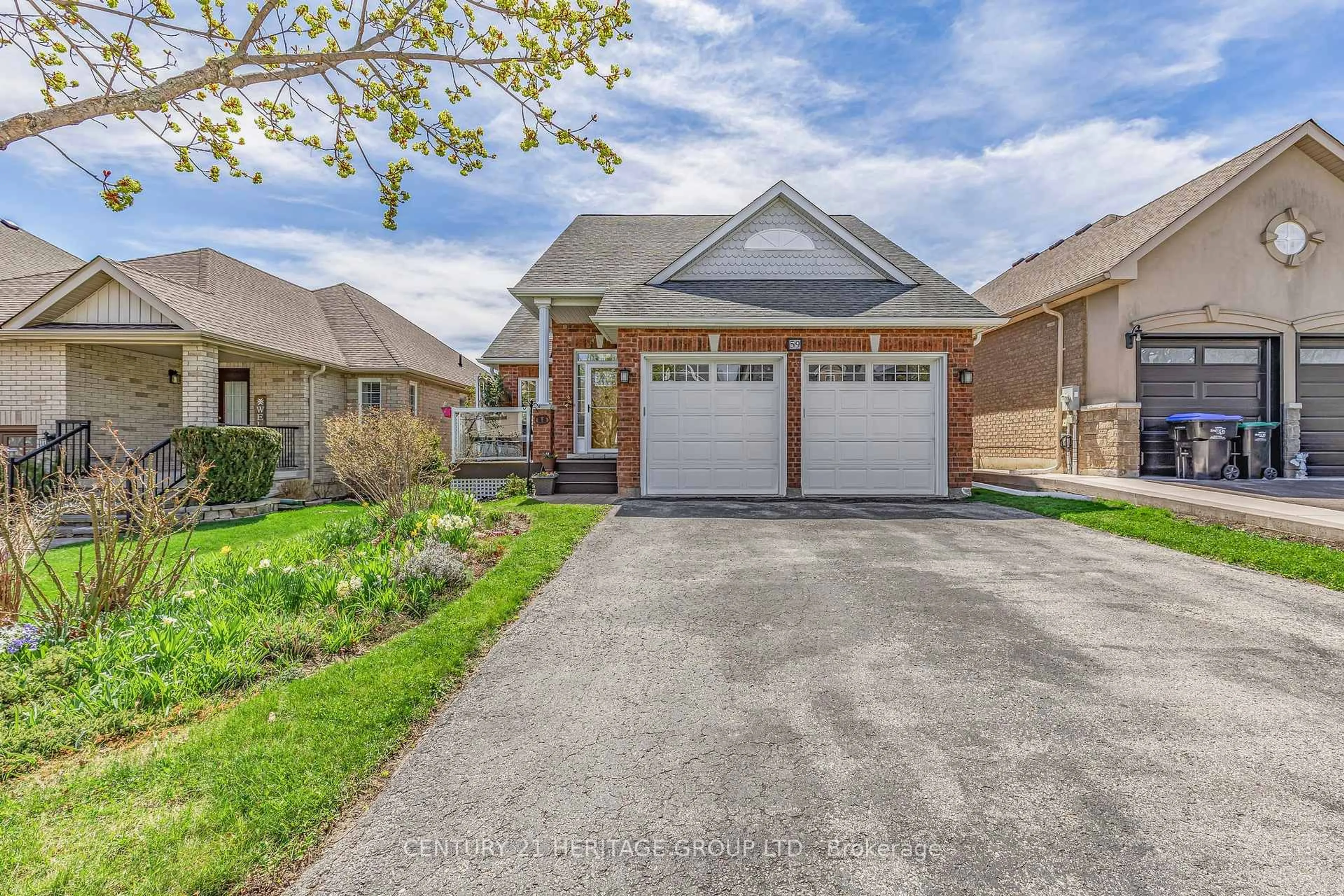 Home with brick exterior material, street for 59 Highland Terr, Bradford West Gwillimbury Ontario L3Z 3E9