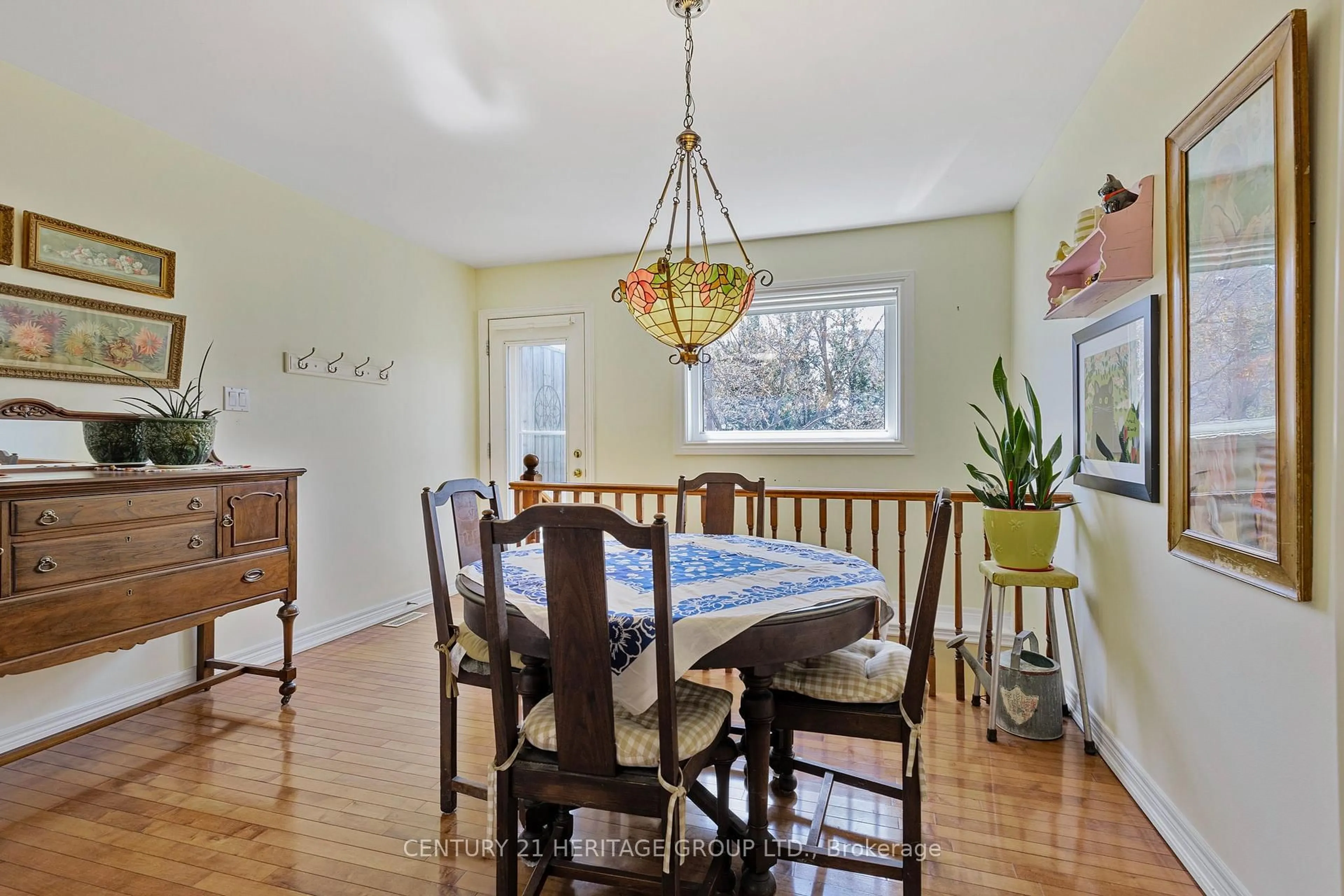 Dining room, unknown for 59 Highland Terr, Bradford West Gwillimbury Ontario L3Z 3E9
