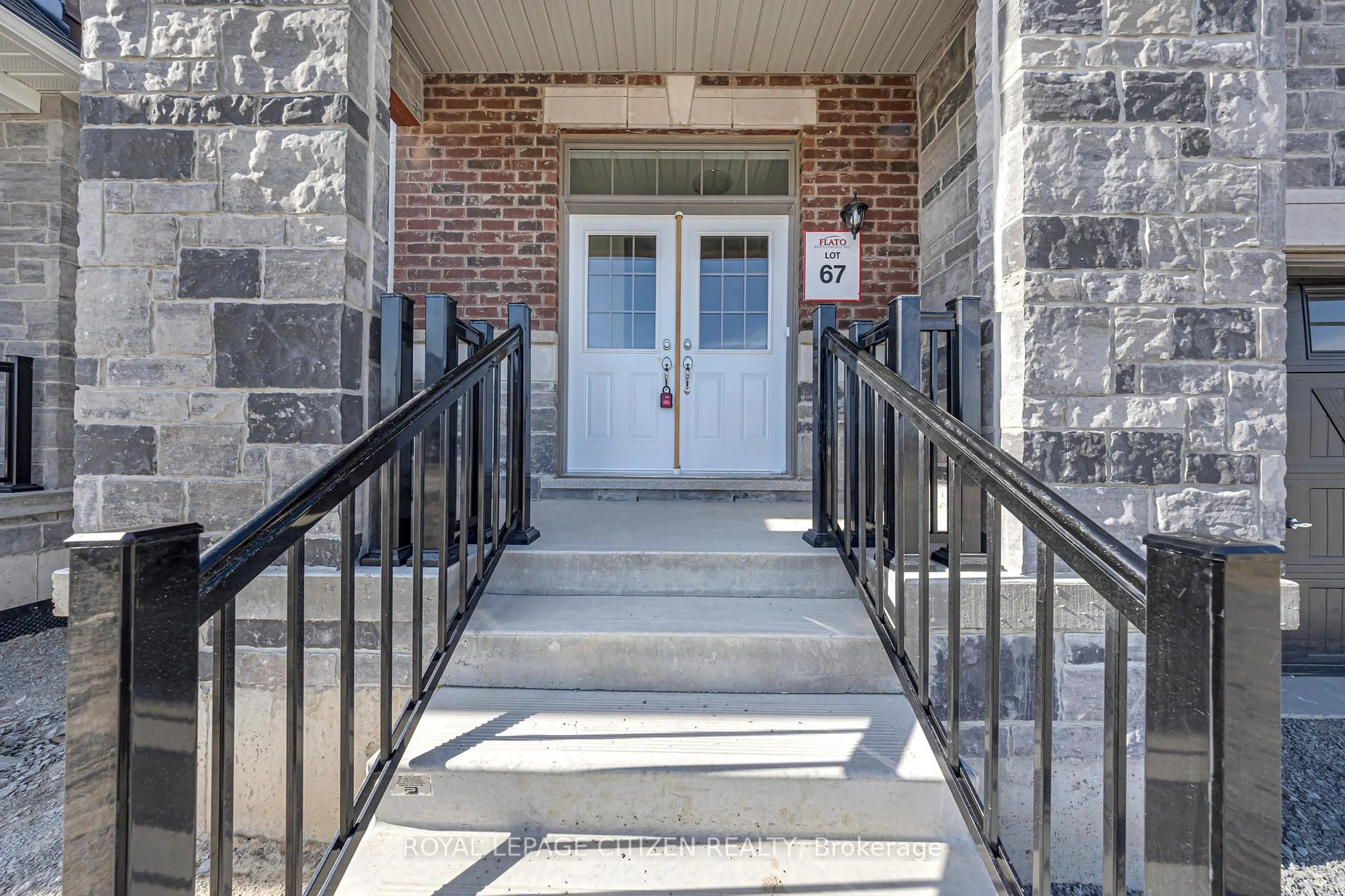 Indoor entryway for 94 Brethet Hts, New Tecumseth Ontario L0G 1A0