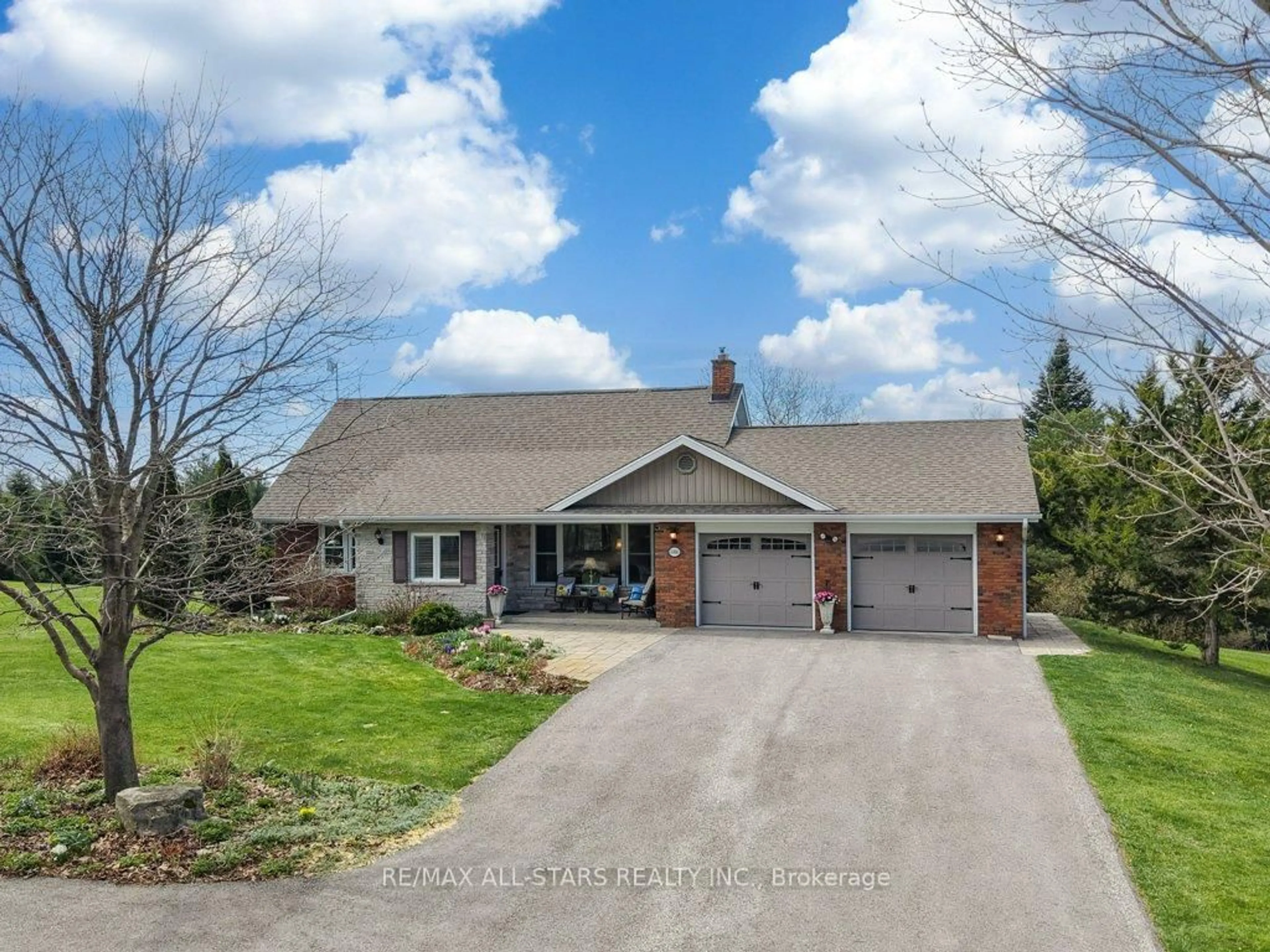 A pic from outside/outdoor area/front of a property/back of a property/a pic from drone, street for 5360 Hwy 47 Rd, Uxbridge Ontario L9P 1R1