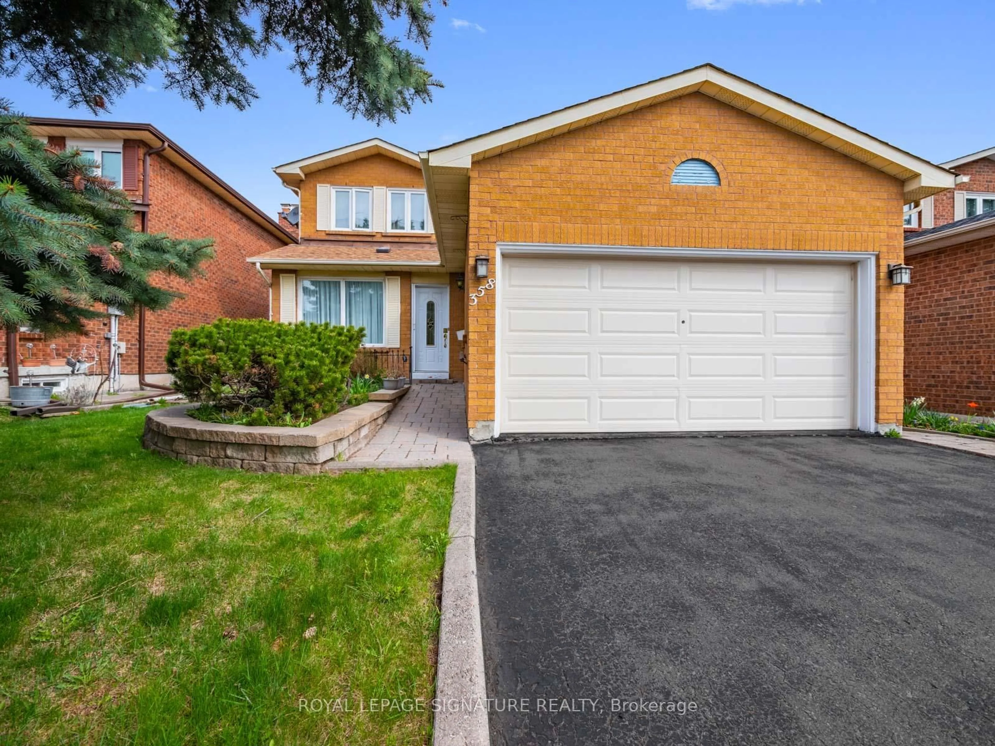 Home with brick exterior material, street for 358 Weldrick Rd, Richmond Hill Ontario L4C 8L1