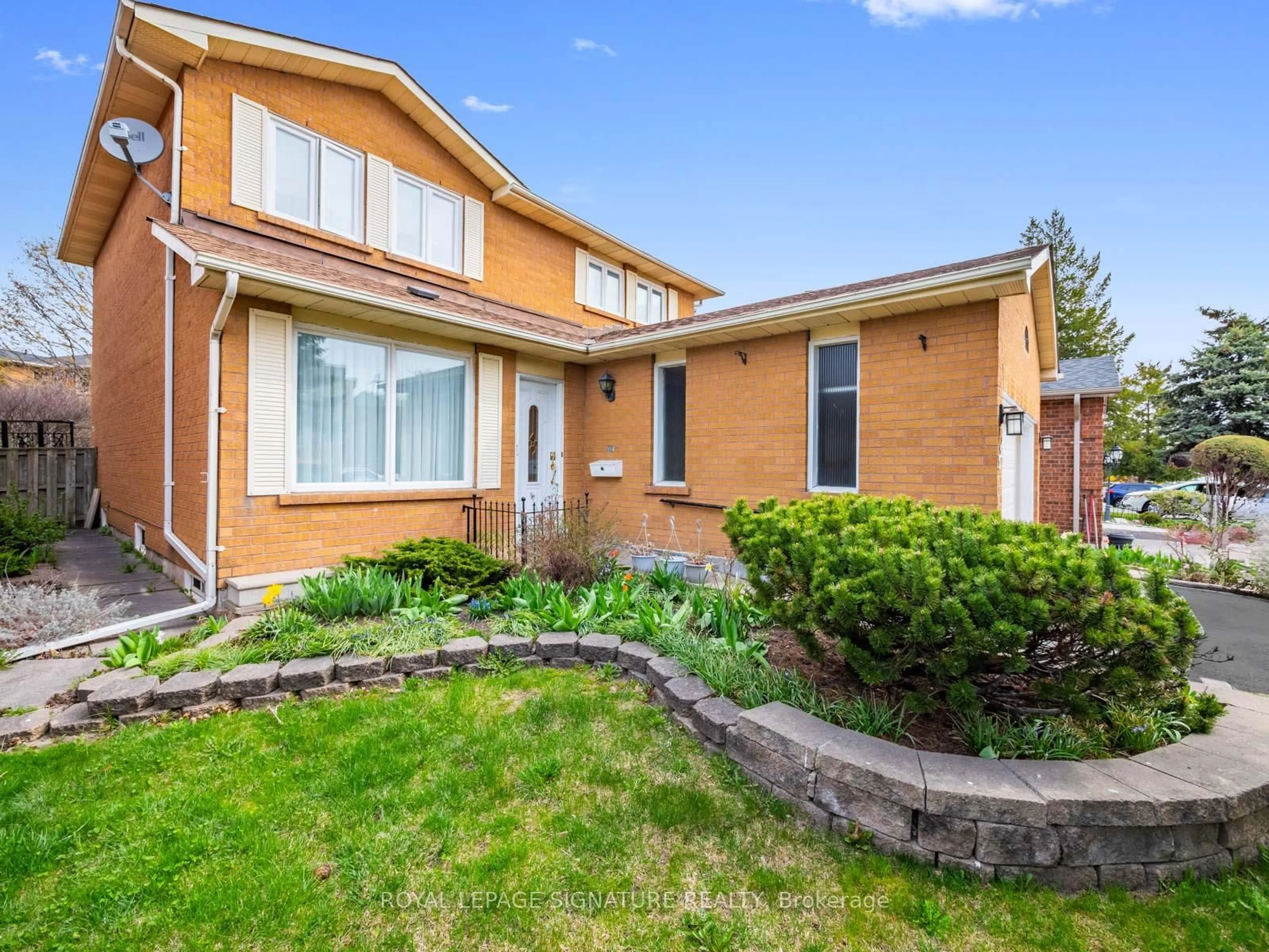 Home with brick exterior material, street for 358 Weldrick Rd, Richmond Hill Ontario L4C 8L1