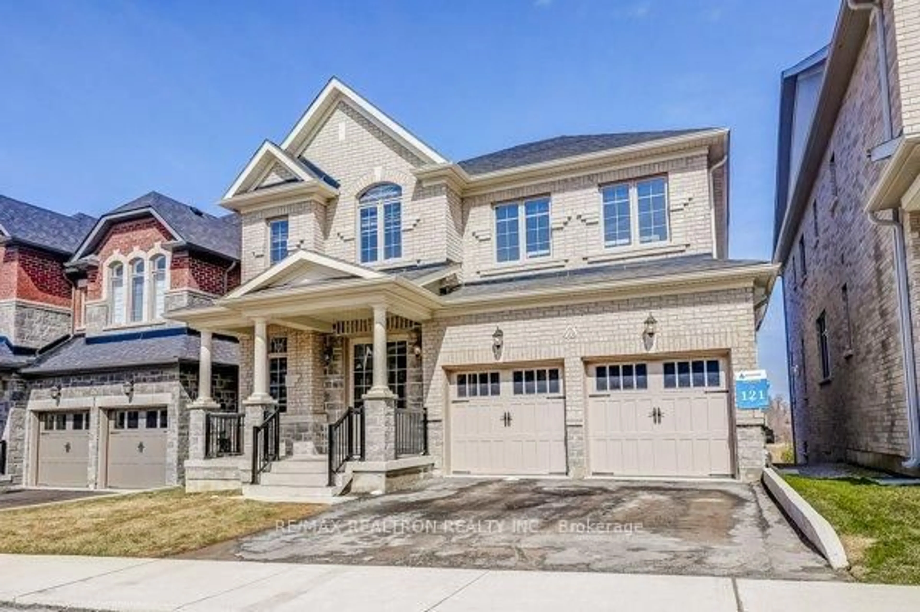 Home with brick exterior material, street for 48 Plank Rd, Bradford West Gwillimbury Ontario L0G 1W0