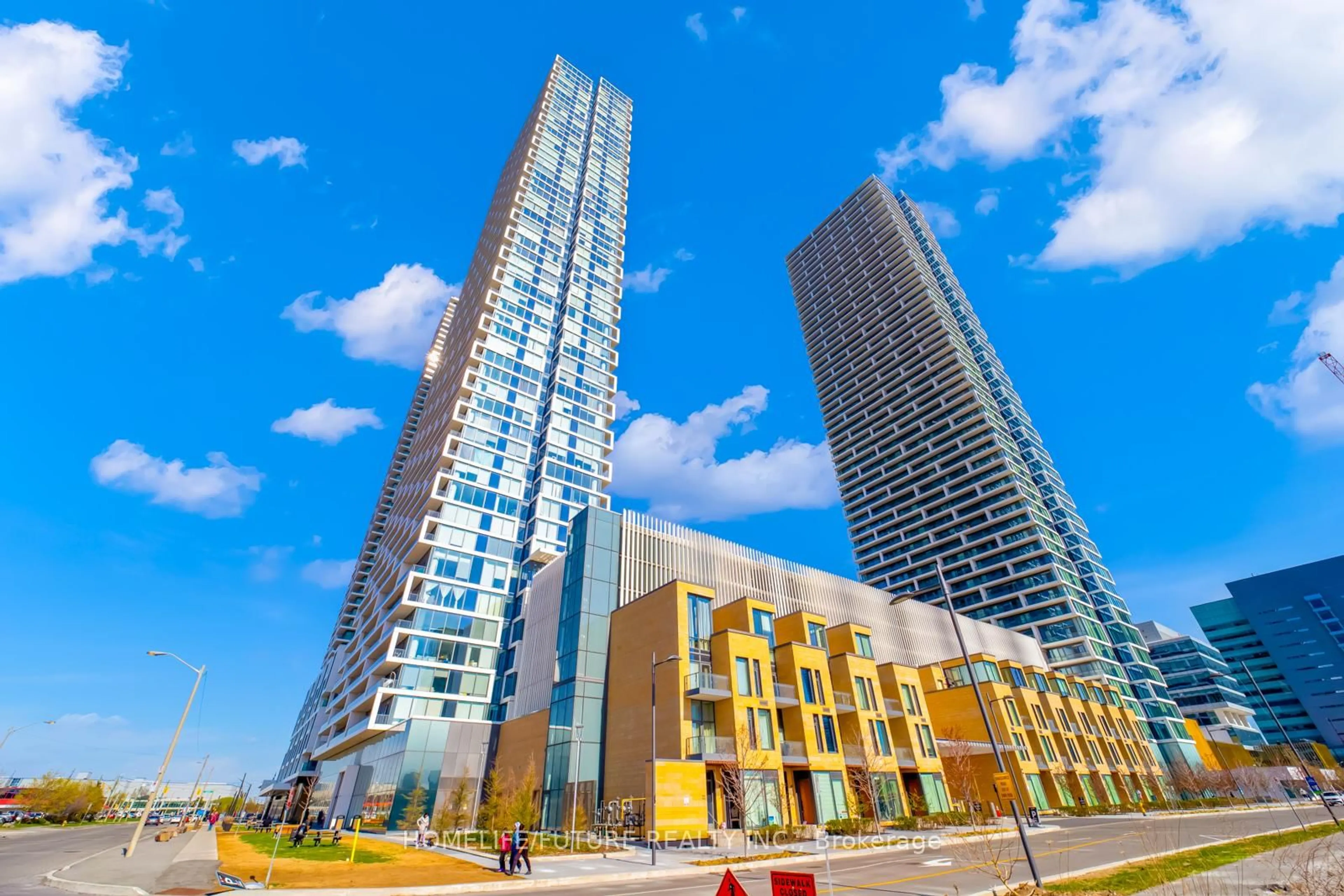 Patio, unknown for 898 Portage Pkwy, Vaughan Ontario L4K 0J6