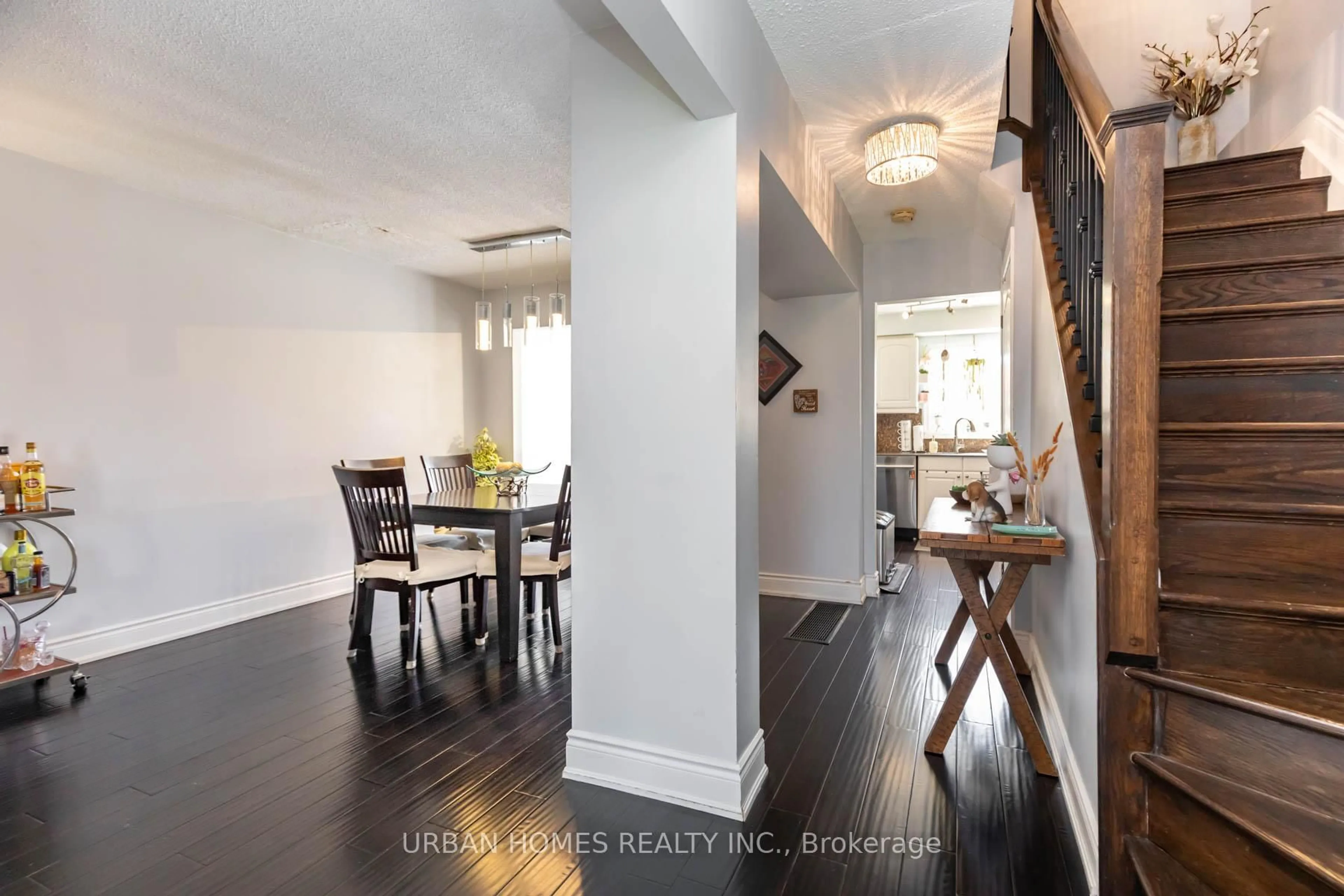 Dining room, unknown for 61 bob o'link Ave, Vaughan Ontario L4K 1H2