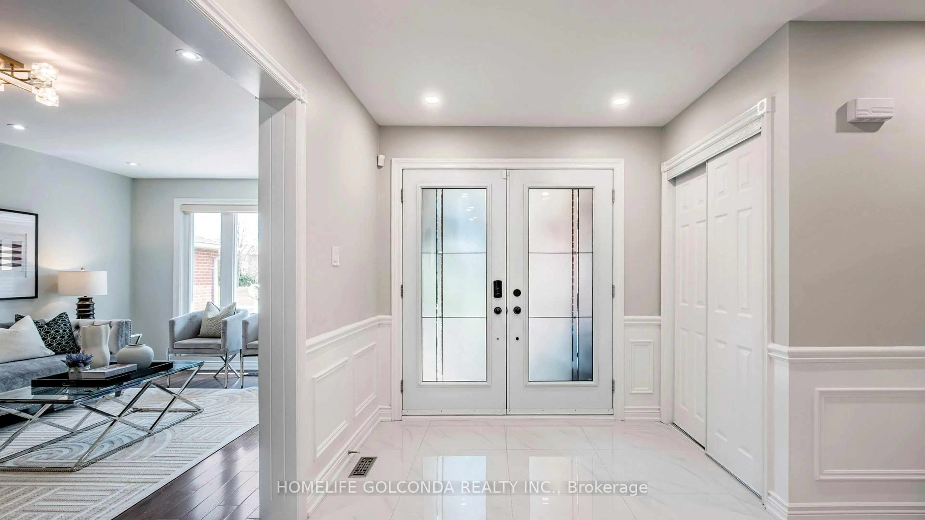 Indoor entryway for 310 Airdrie Dr, Vaughan Ontario L4L 3B9