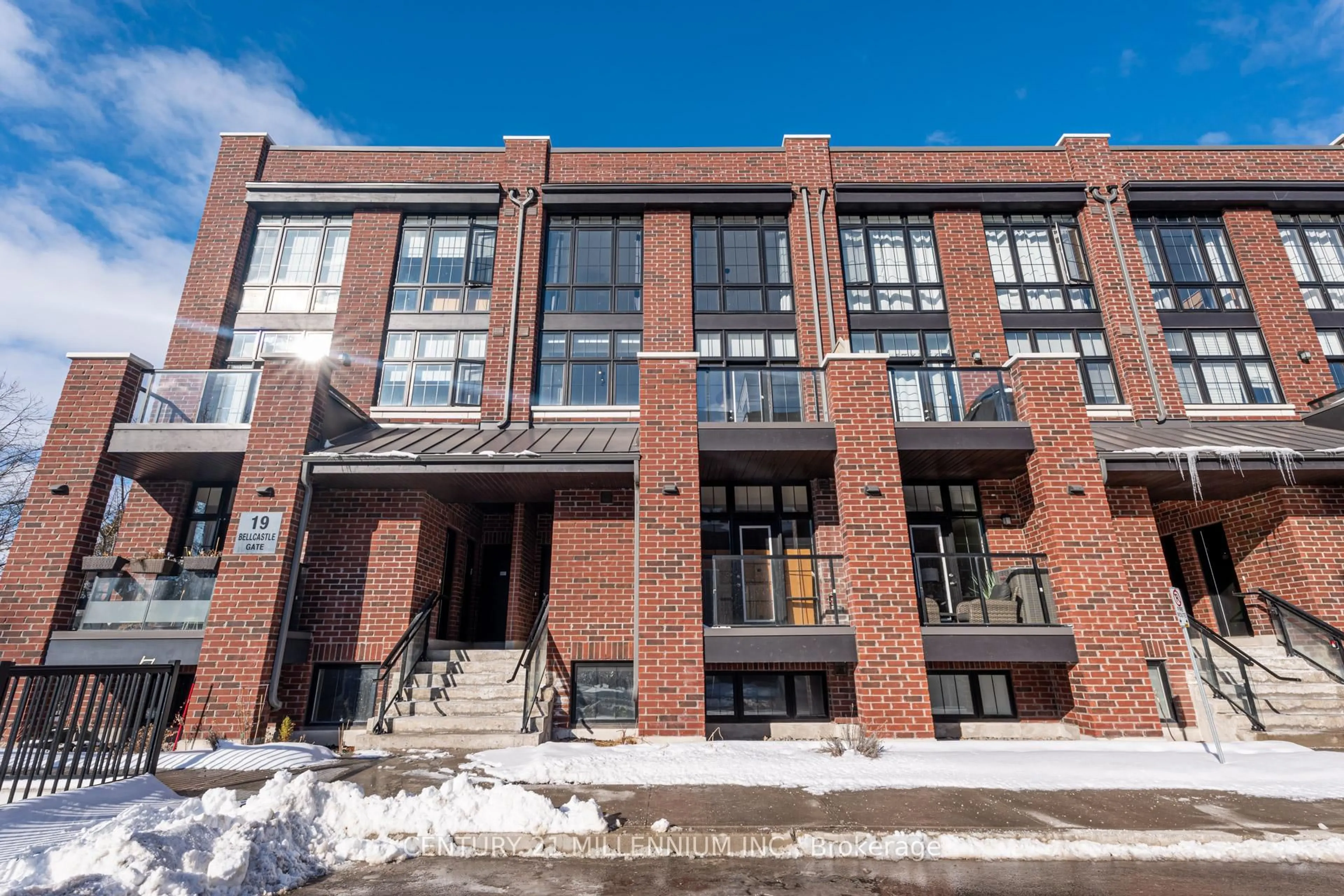Home with brick exterior material, building for 19 Bellcastle Gate #340, Whitchurch-Stouffville Ontario L4A 4T4